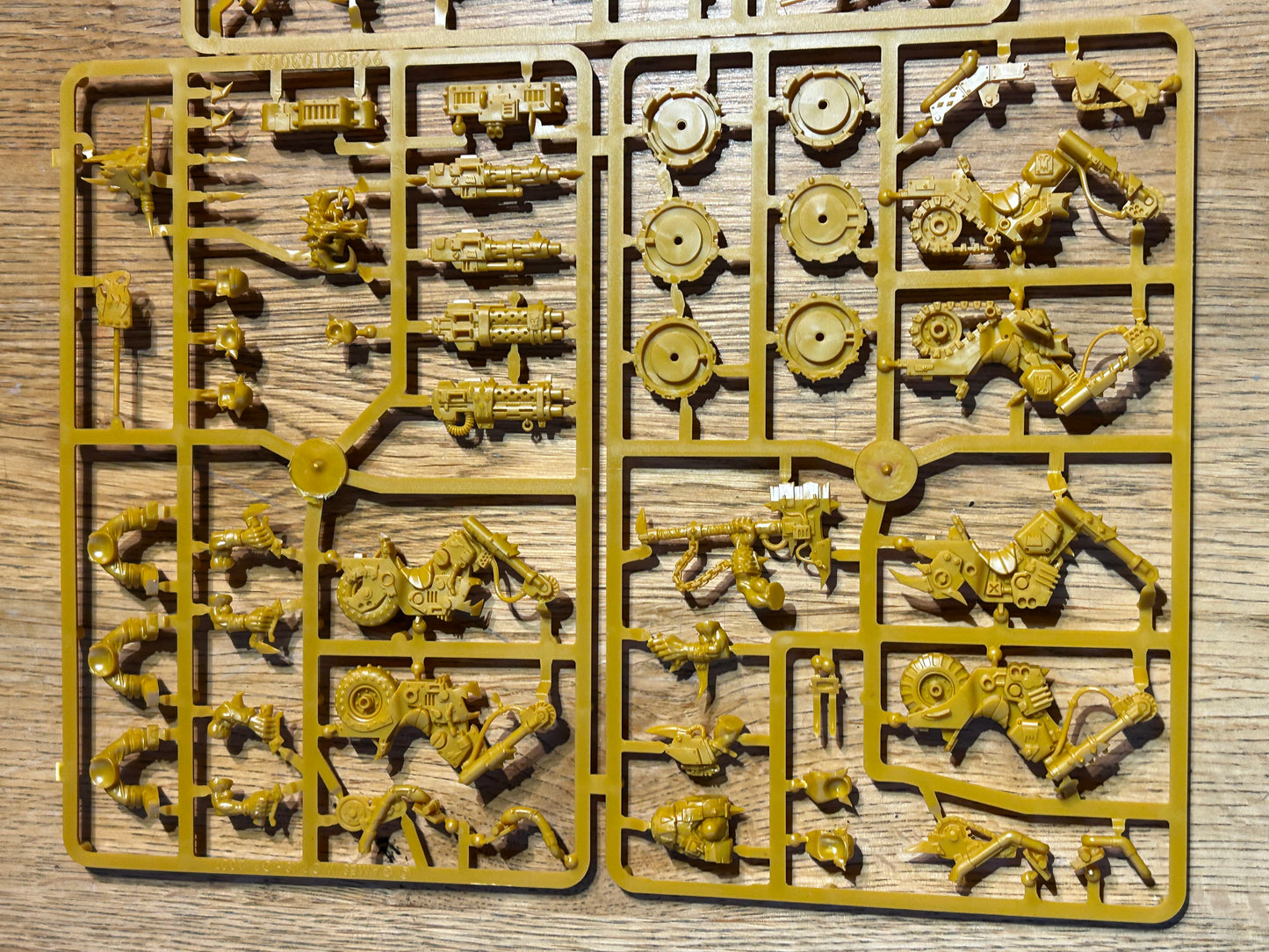 Warhammer 40k: Ork Warbiker Mob - new on Sprue (no bases)