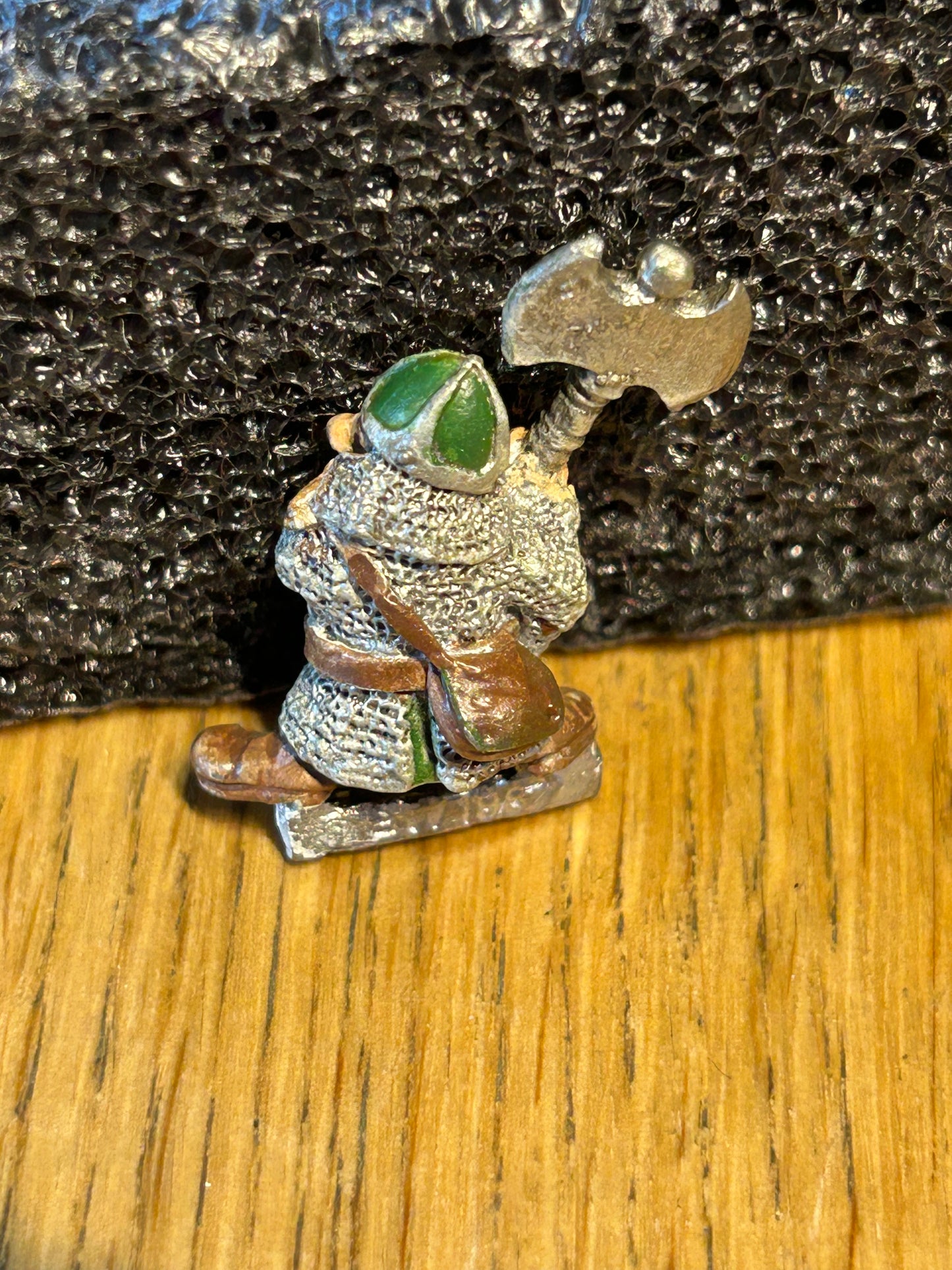 Warhammer fantasy Norse dwarf with double handed axe D2 Thorm