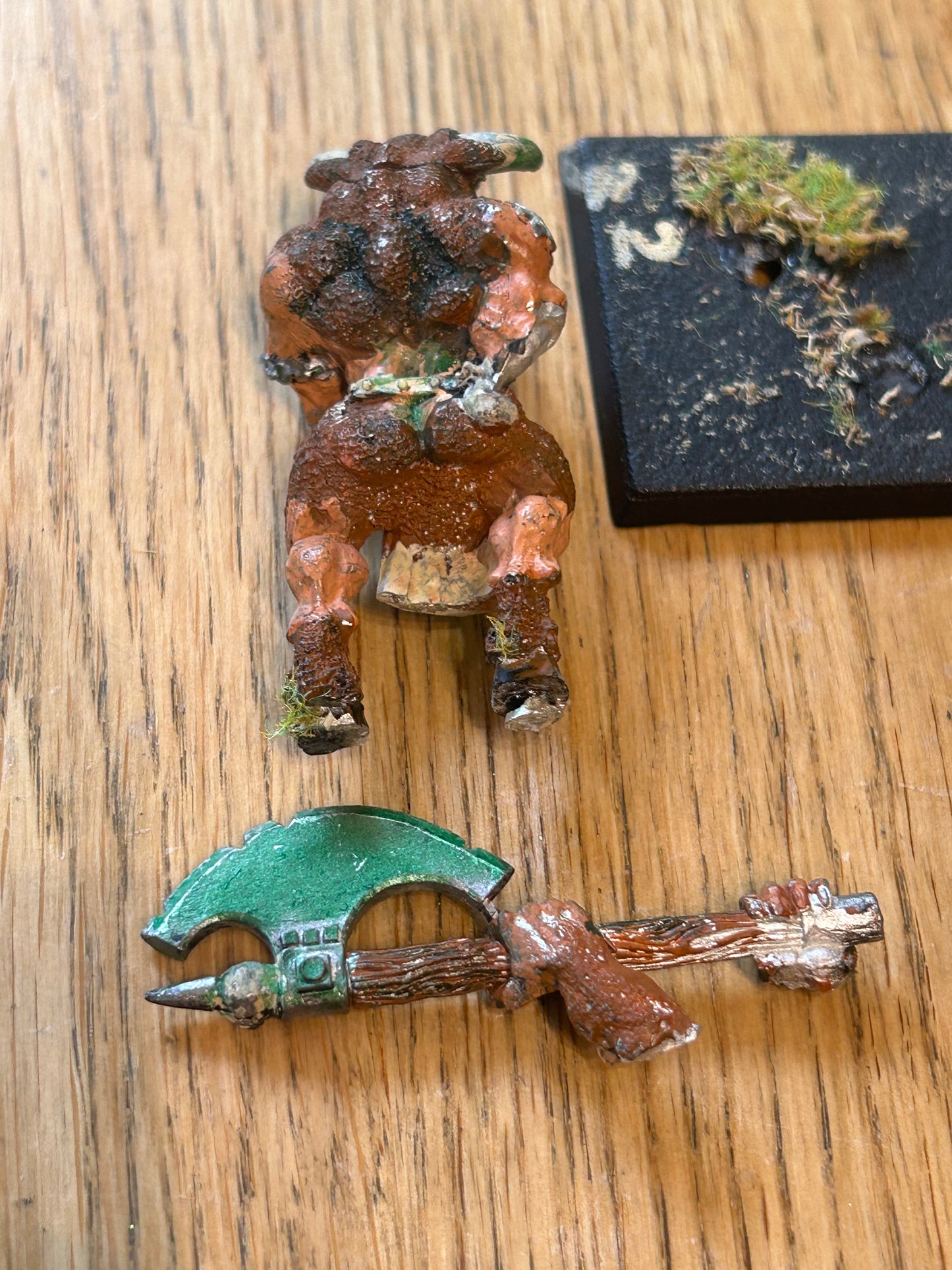 Minotaur with double handed axe Metal Beastmen Beasts Of Chaos Old World