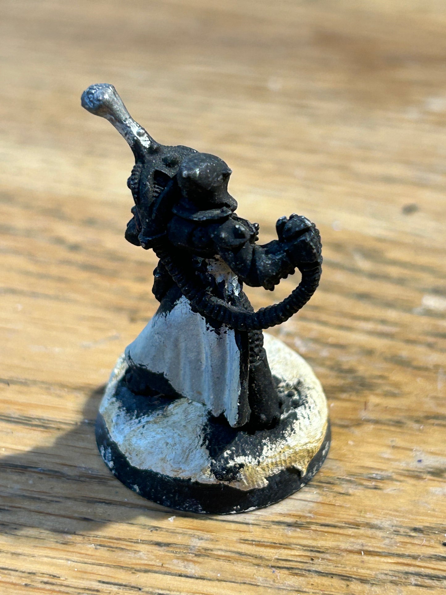 Warhammer 40k eldar weapons crewman spotter with helmet (has milliput on the base)