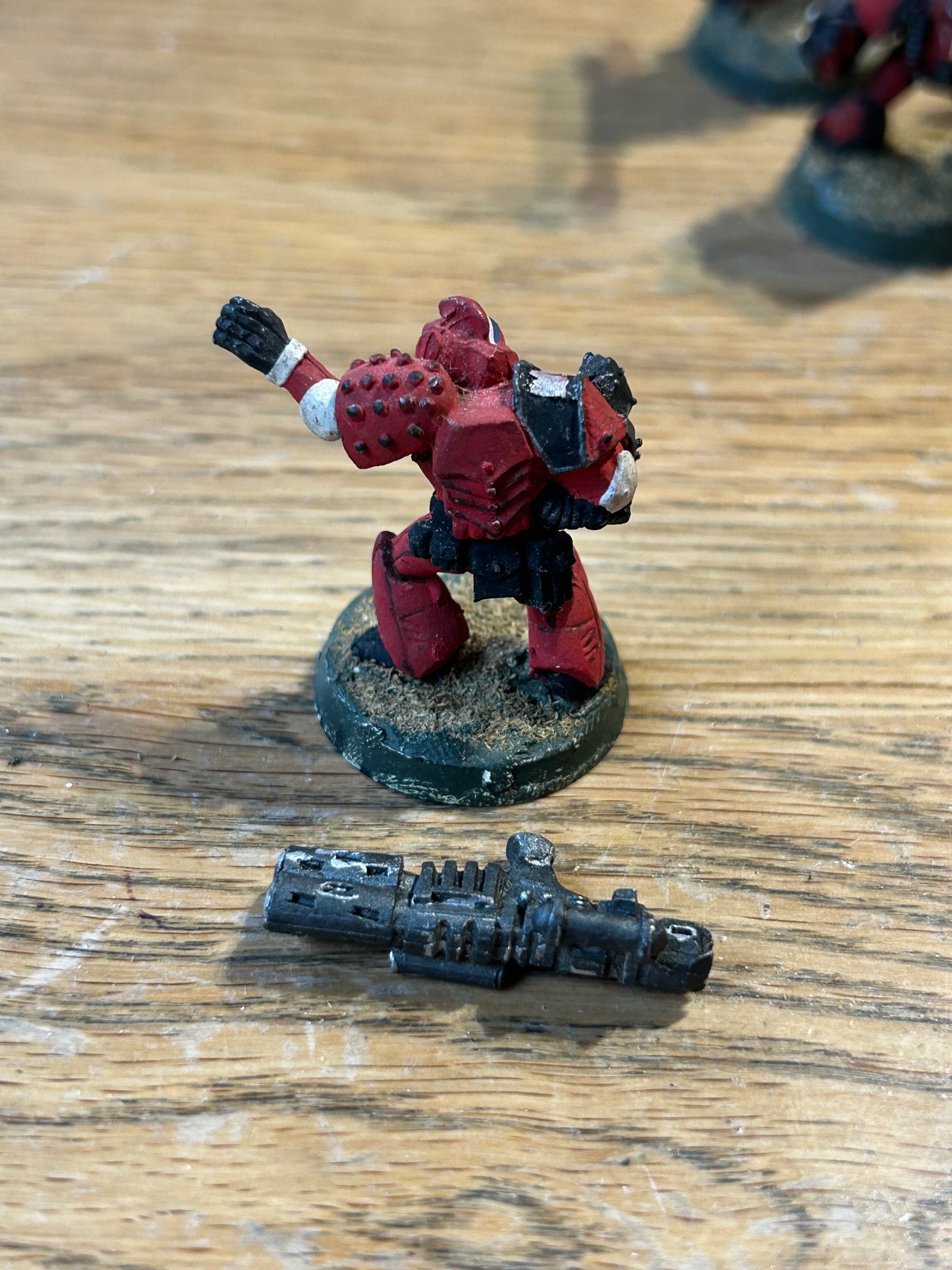 40k Space Marine Heavy Weapon Devastator with multimelta Rogue Trader metal RT103 (has milliput around the base which will need removing if you want to rebase him, tab is still there)