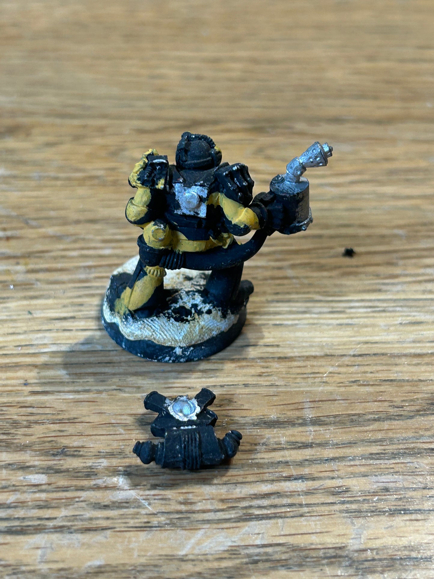 Warhammer 40k Rogue Trader Tech Marine with blowtorch (has milliput on the base which will need removing if you want rebase him)