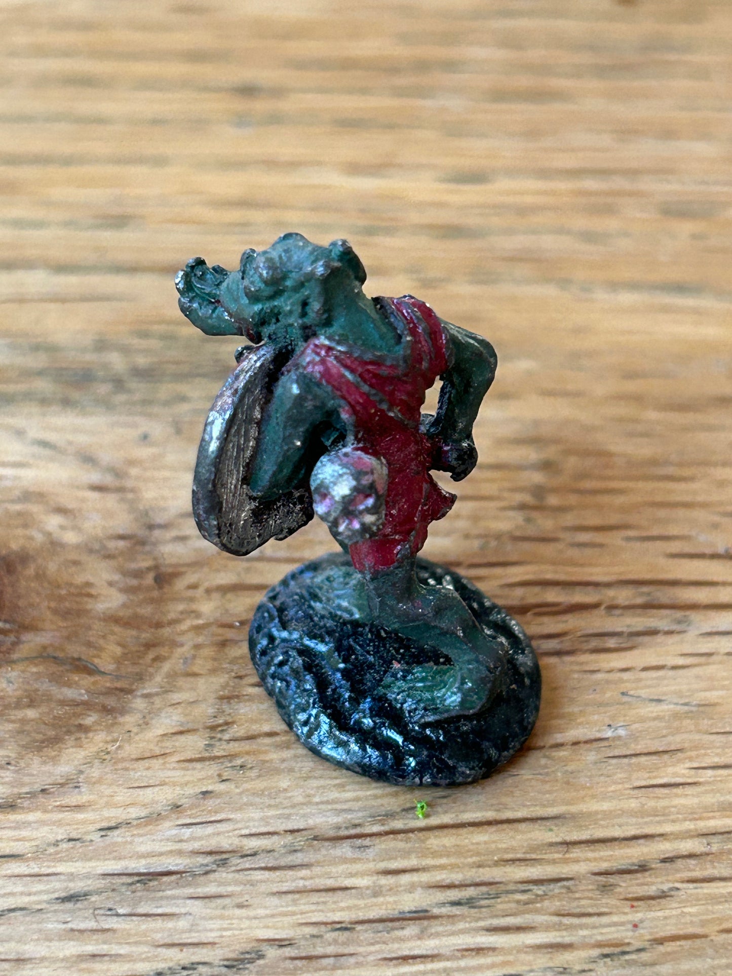 Citadel - Pre Slotta - Warhammer - C15 armoured Orc with sword and shield FTO2 attacking with sword and shield Fantasy tribes orcs