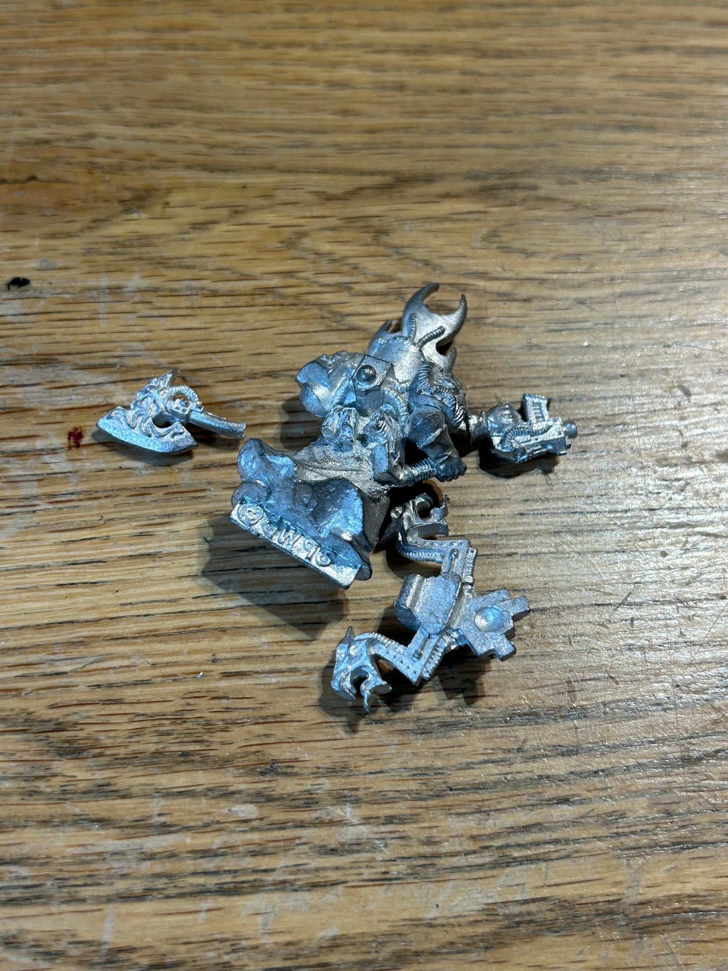 Warhammer 40k - Chaos - Classic Metal Sorcerer (axe head needs refixing)