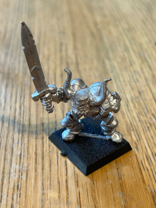 Warhammer fantasy chaos warrior with sword 90’s metal