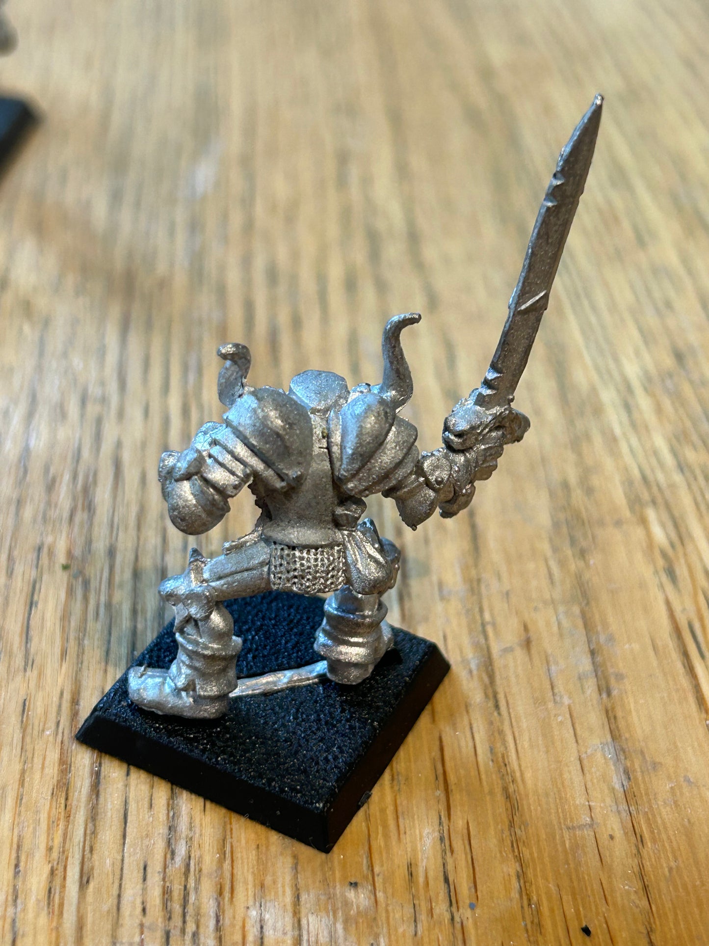 Warhammer fantasy chaos warrior with sword 90’s metal