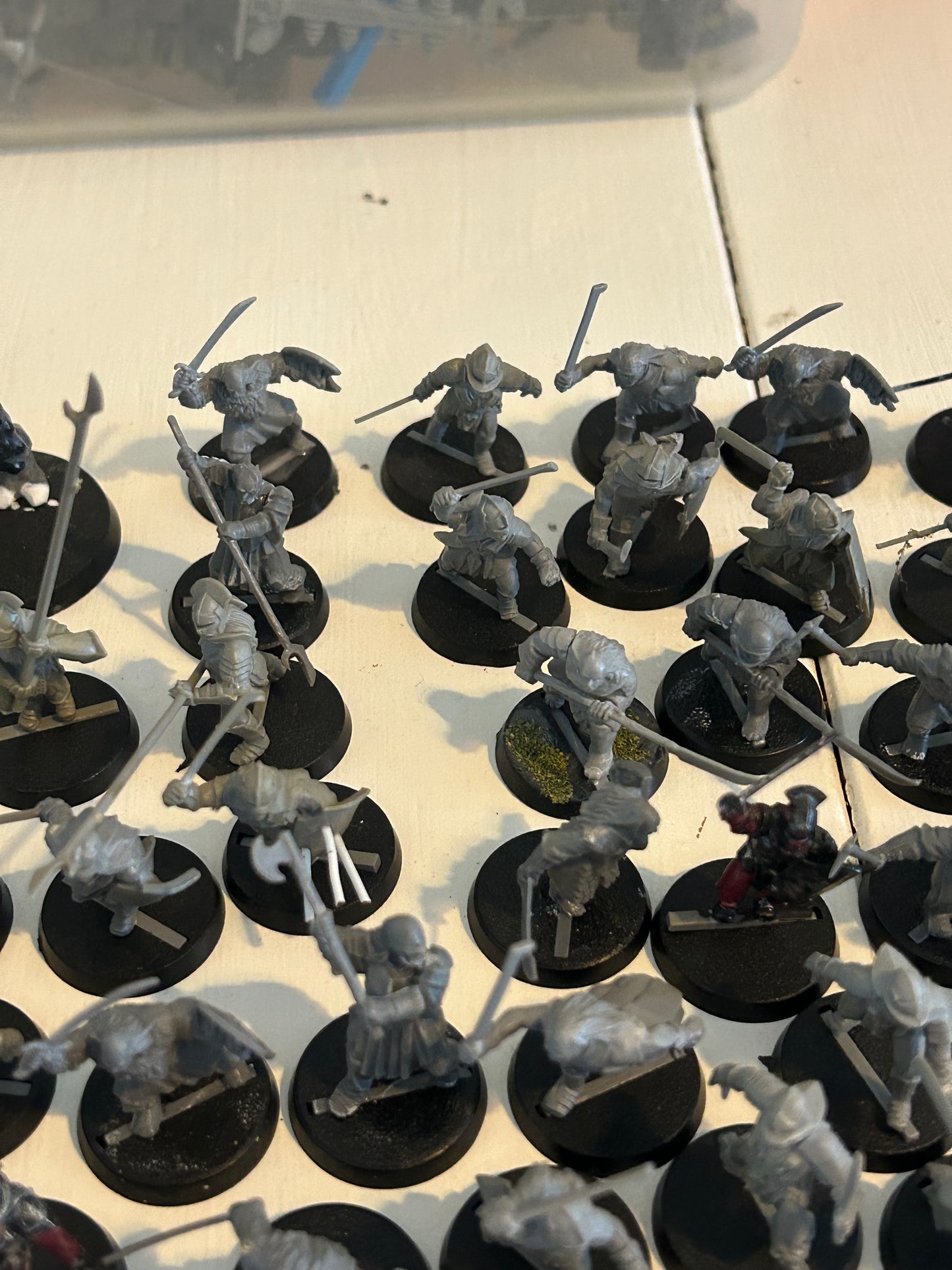 MESBG large evil ork Uruk Hai and goblin army (1 troll, 23 goblins, 2 warg riders, 76 orcs/uruk hai, plus 9 damaged models)
