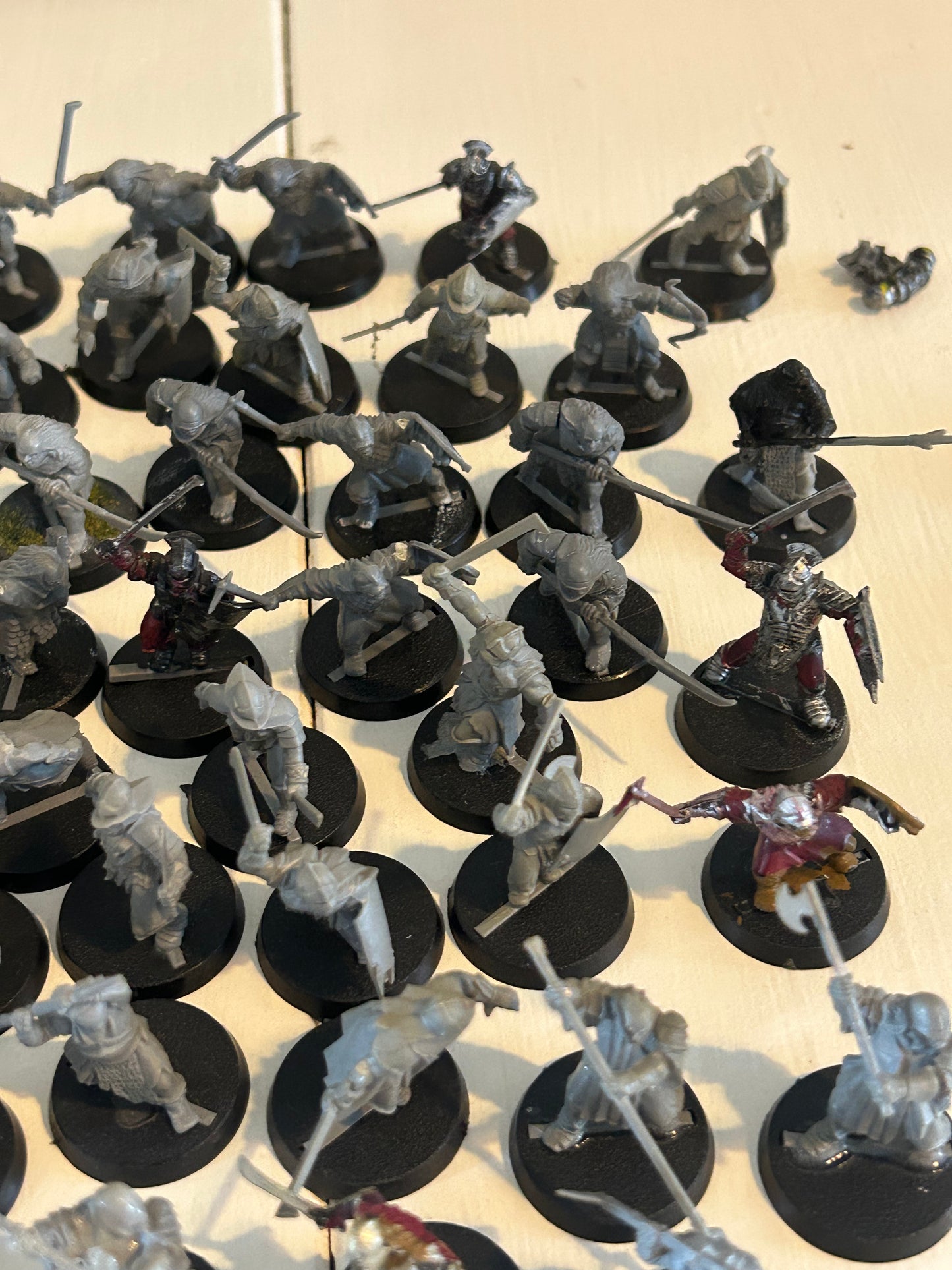 MESBG large evil ork Uruk Hai and goblin army (1 troll, 23 goblins, 2 warg riders, 76 orcs/uruk hai, plus 9 damaged models)