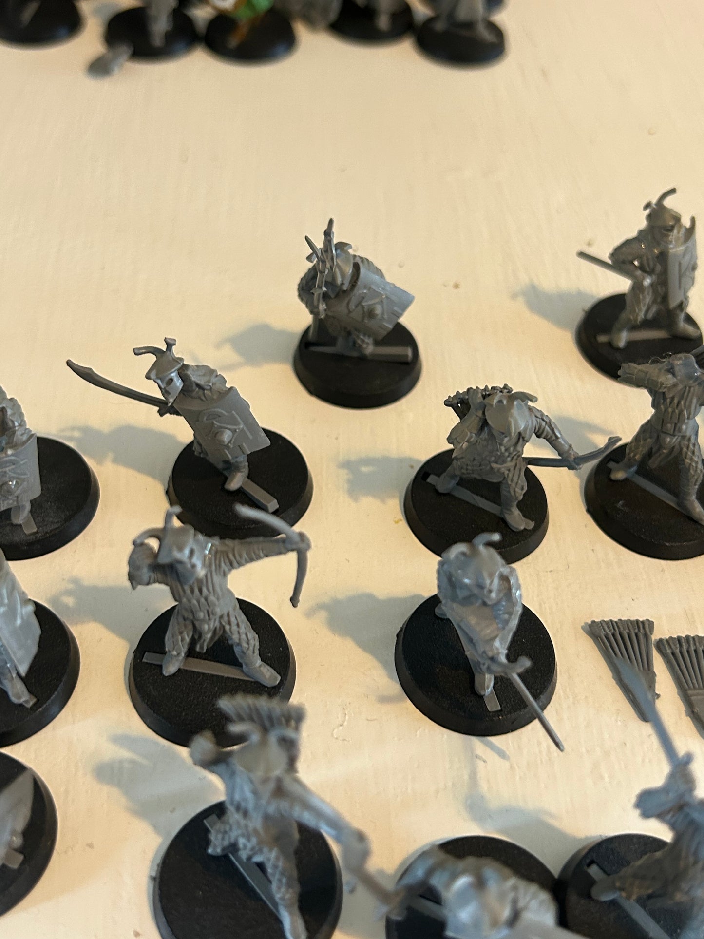 MESBG Lord of the rings Easterling Warriors x14 (plus 5 incomplete and 1 missing his weapon)