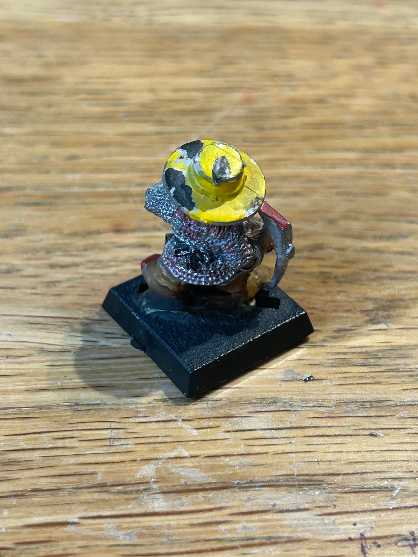 Warhammer fantasy D6 dwarf engineer miner with pick
