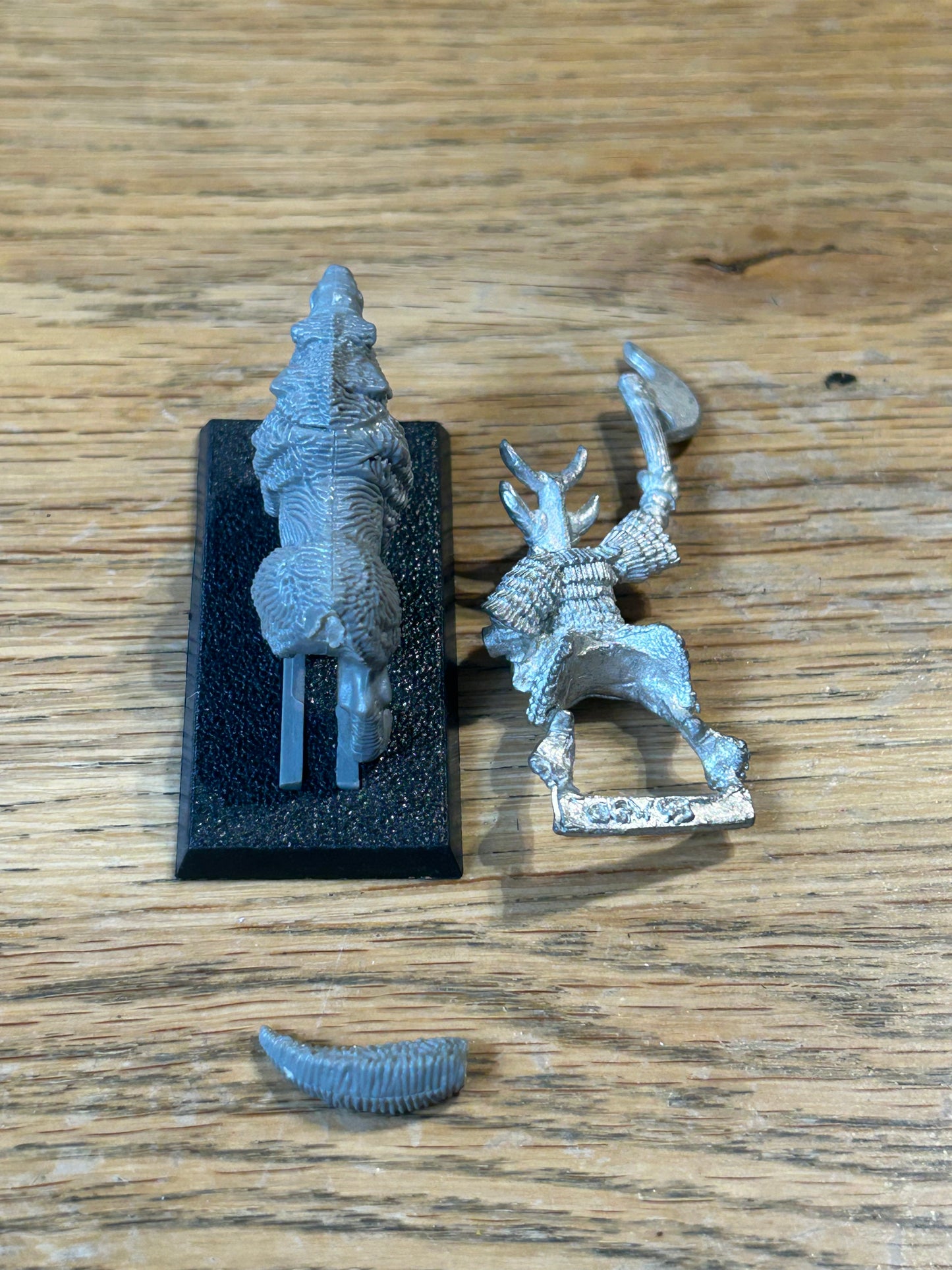 Warhammer Fantasy Chaos Dwarf Hobgoblin Wolf Rider Big Boss/Champion Rare (tail needs gluing back on)