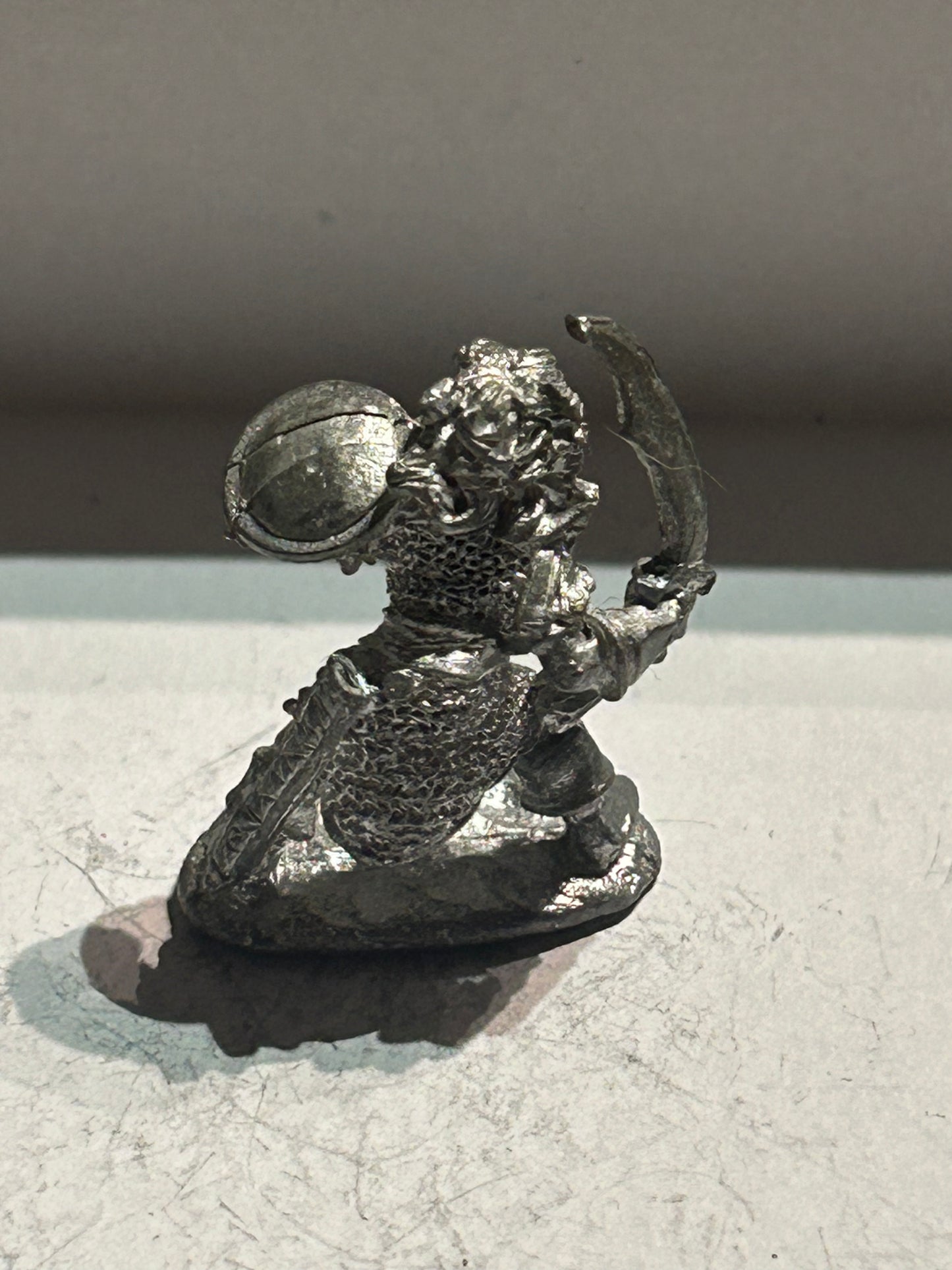 Citadel Games Workshop C09 Dark Elves Witch Elf Female Fanatic w/ Sword Buckler
