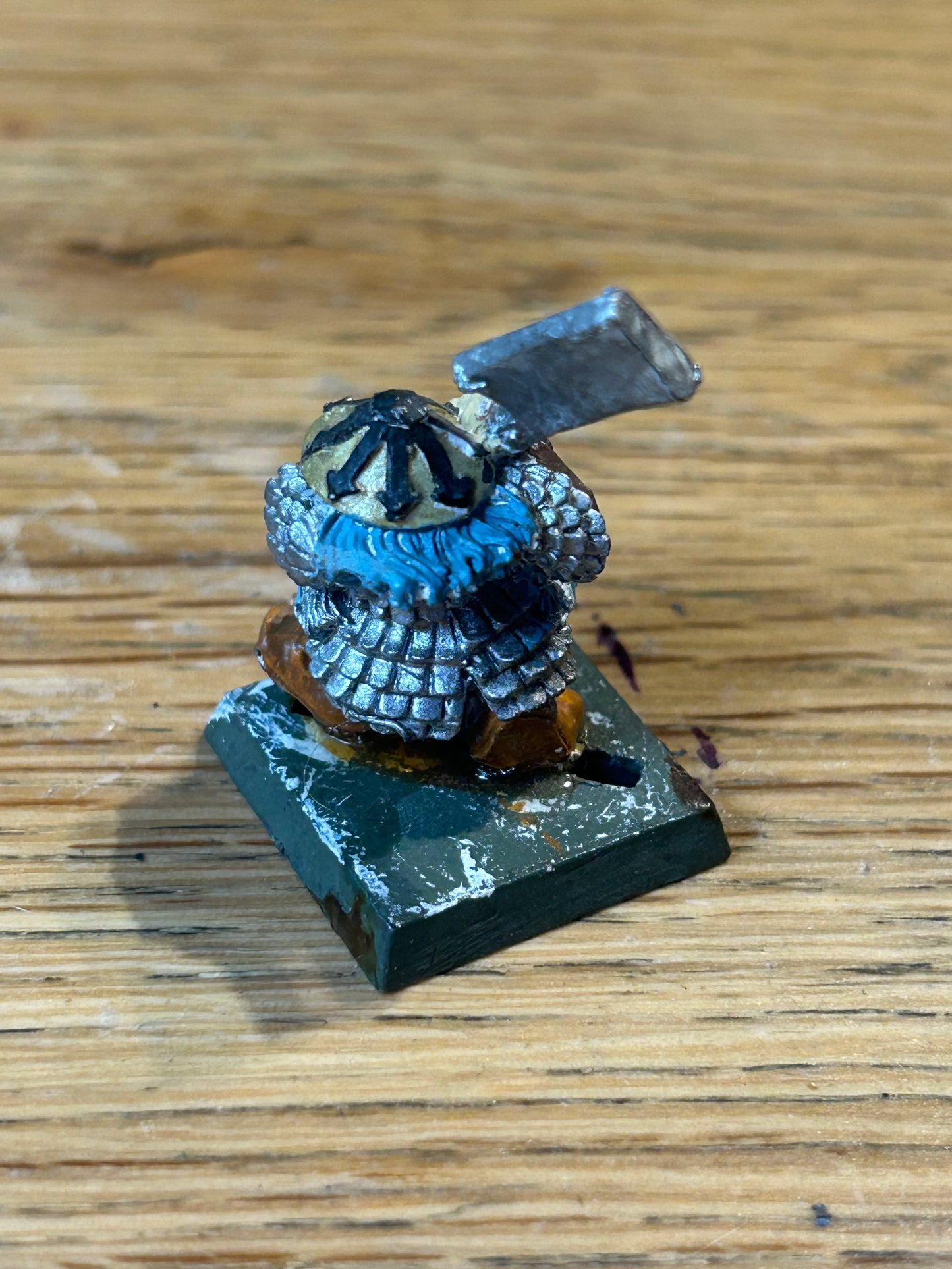 Warhammer fantasy marauder miniatures chaos dwarfs CD 2 Chaos Helmet, w. Two-Handed Axe (MM90/1c)