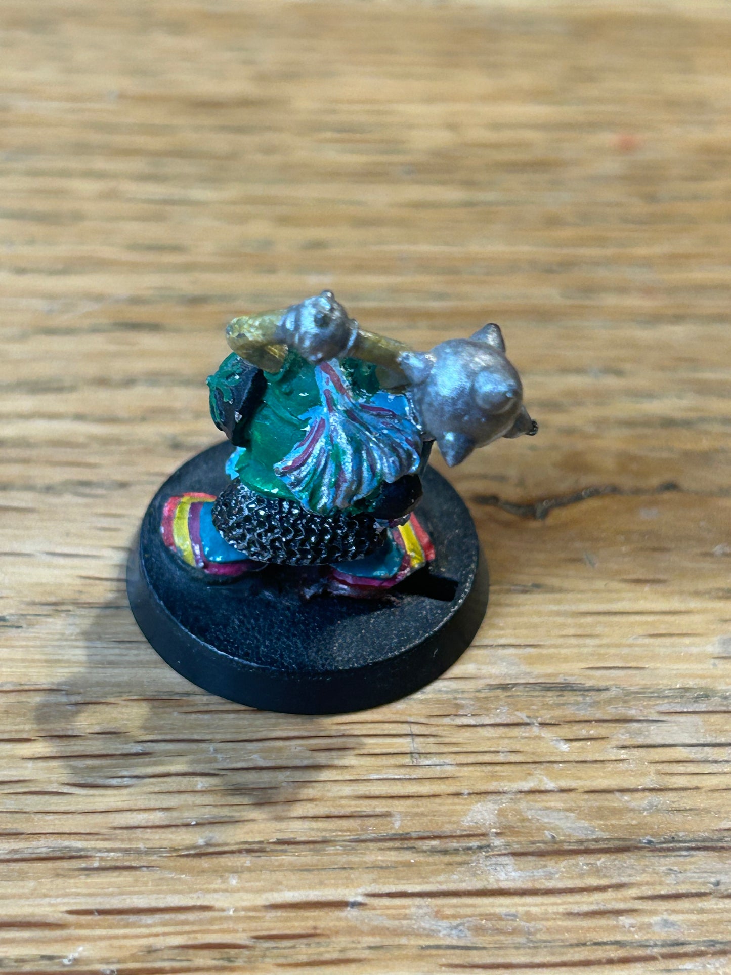 Warhammer fantasy marauder miniatures chaos dwarfs CD 4
Horned Helmet, w. Mace
(MM90/1d)