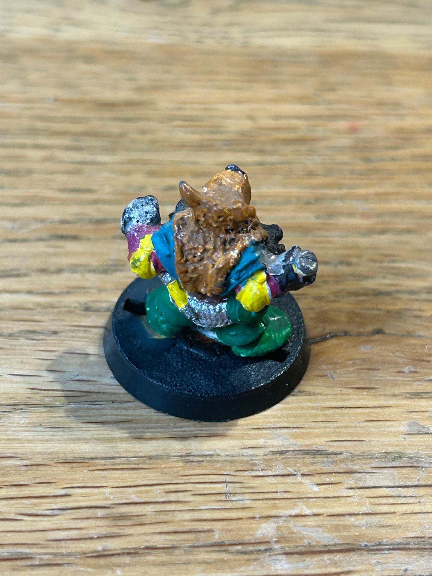 Warhammer fantasy marauder miniatures chaos dwarfs CD 13
Wolf Pelt, Helmet, w. Axe
(MM90/4a)