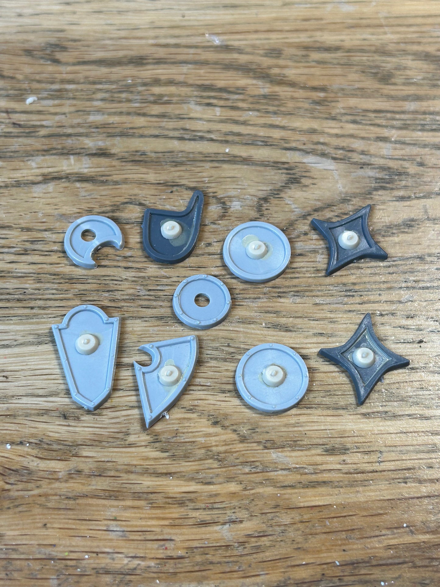 Warhammer fantasy 80’s shields x9