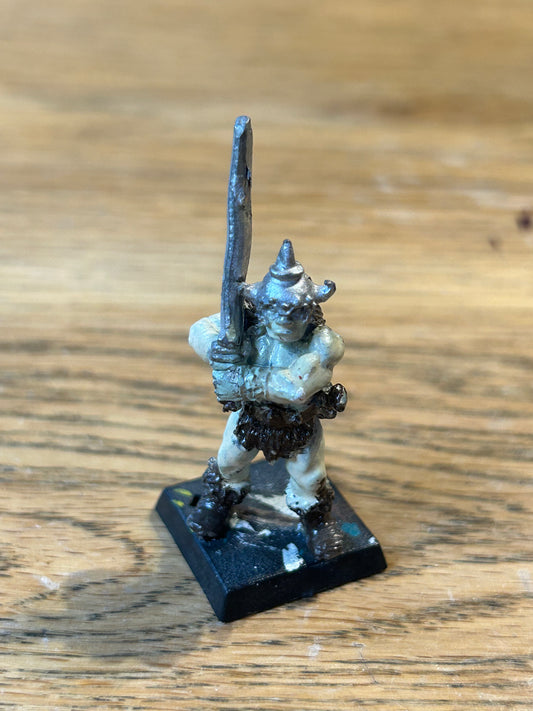 Warhammer Fantasy Citadel F3 Barbarian with double handed sword Norse Chaos
