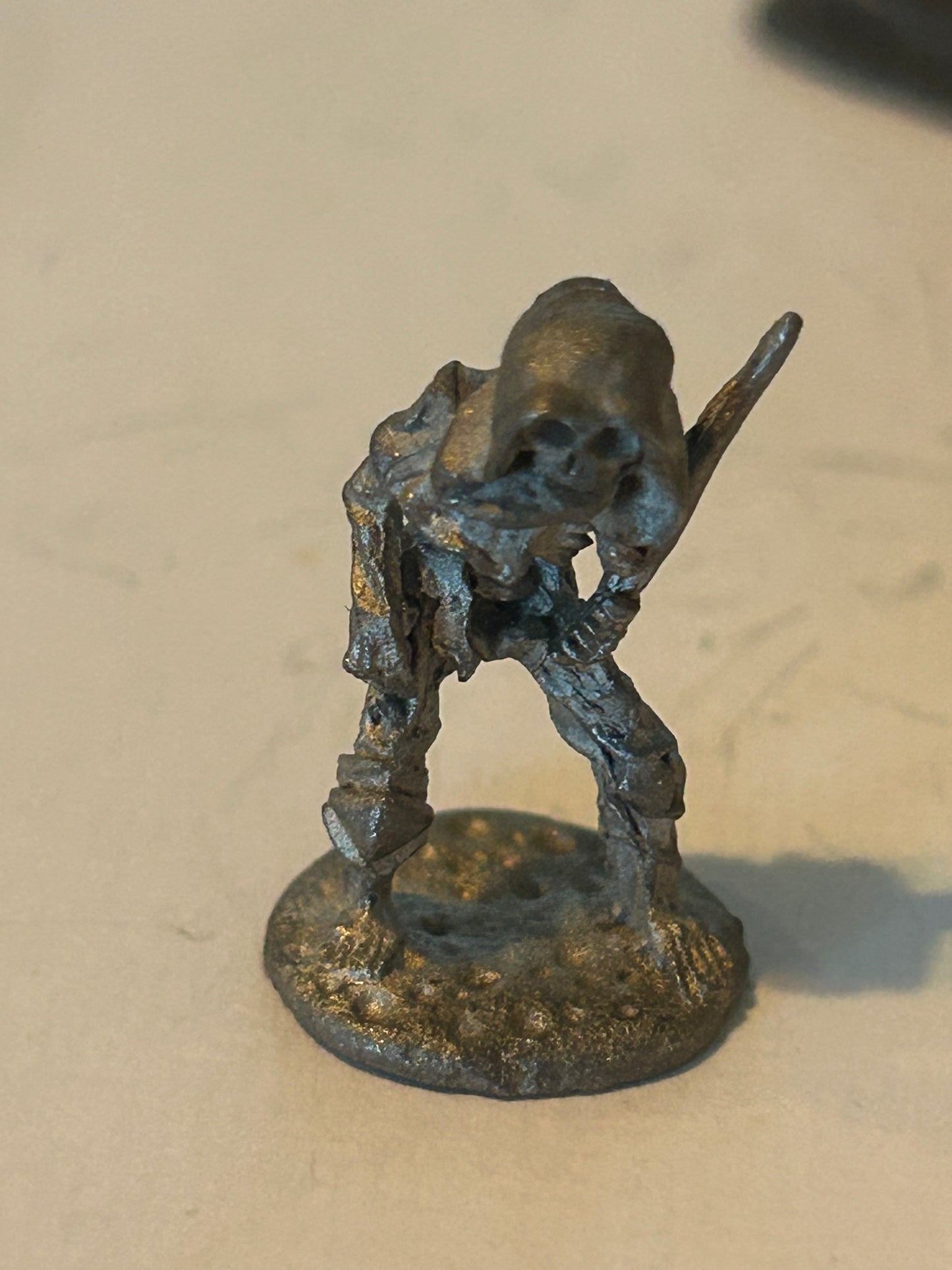 Warhammer fantasy tribes FTS3 V3 c17 (1C-04) skeleton attacking with sword