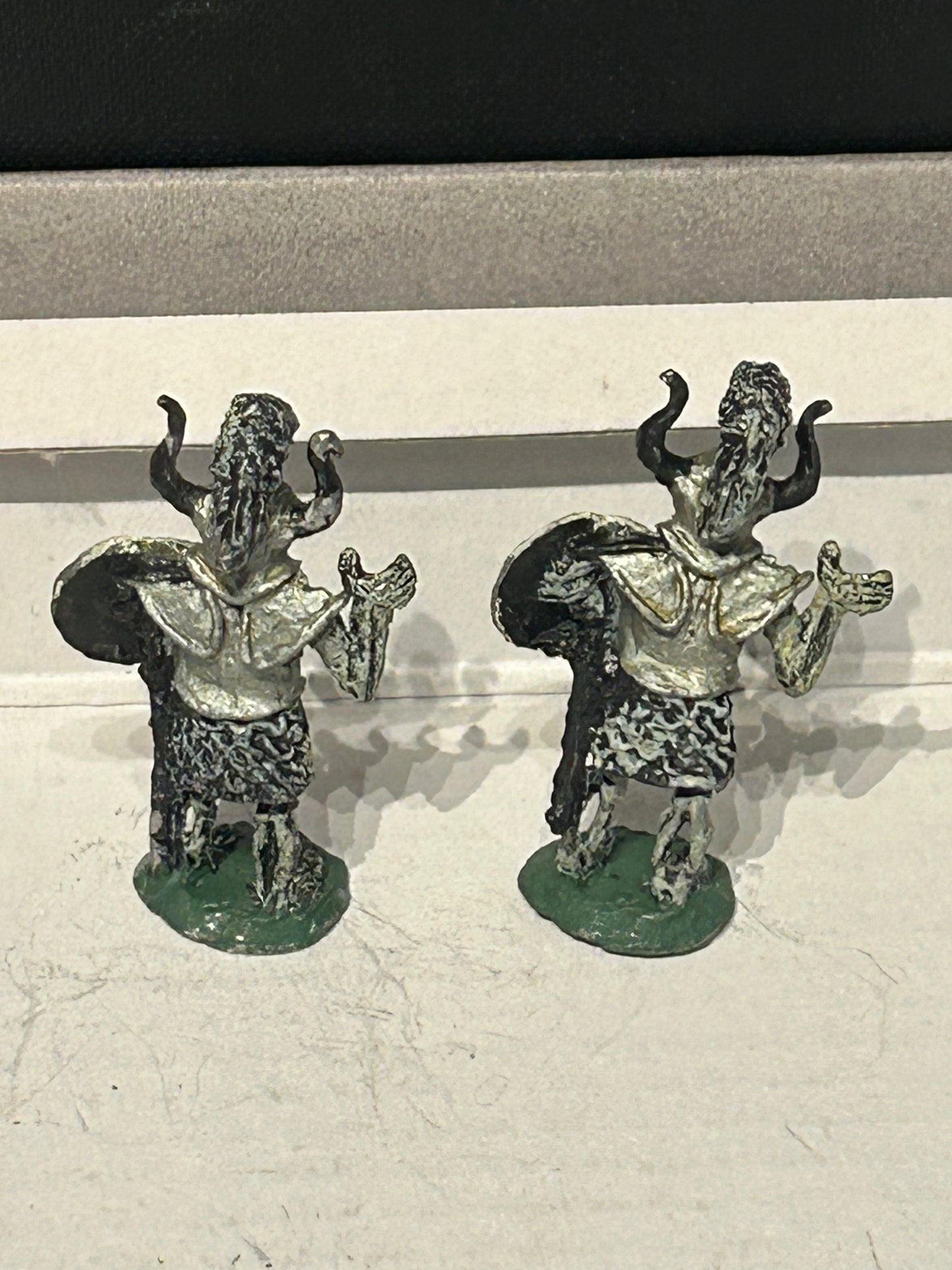 Asgard miniatures skeleton x2 missing their double handed swords