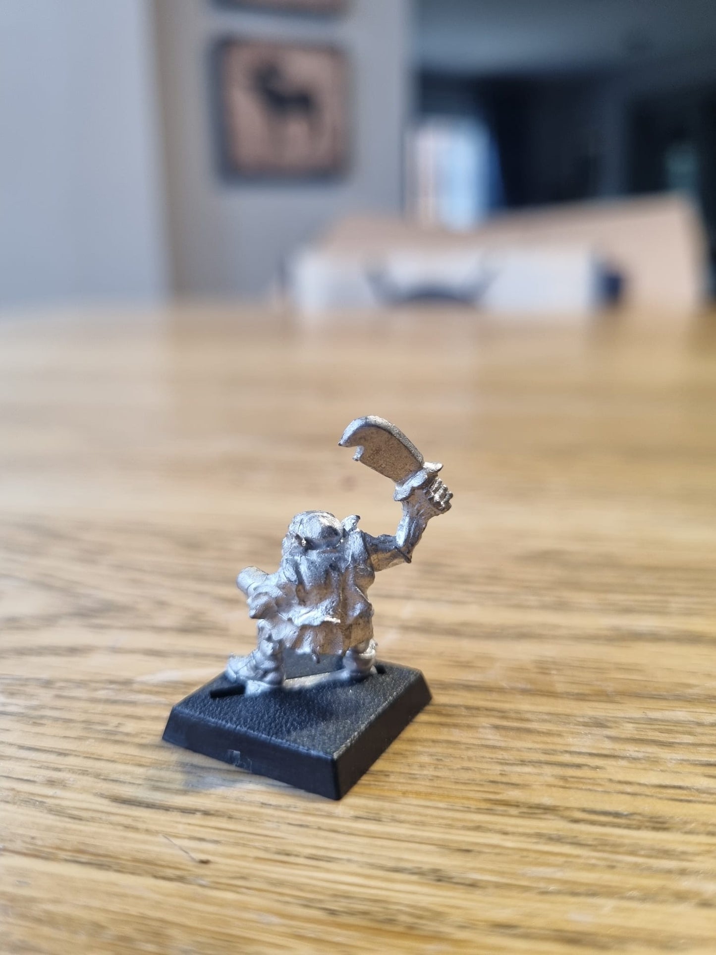 Warhammer fantasy iron claw goblin with sword or dagger