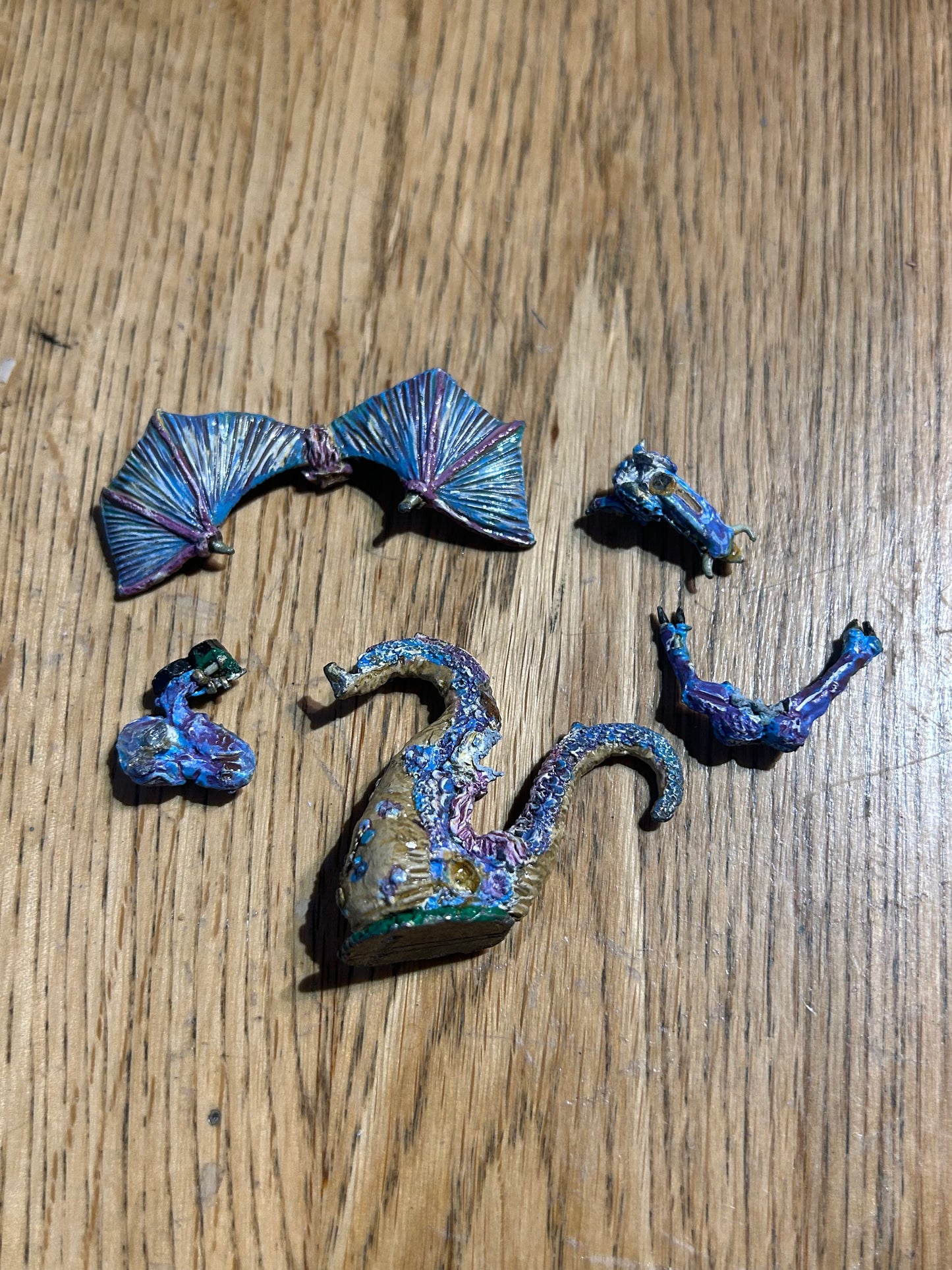 Warhammer fantasy citadel blue dragon (missing one leg)