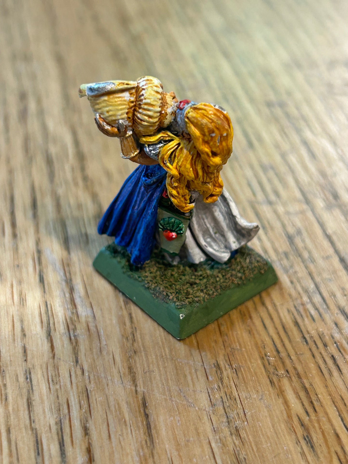 Warhammer Fantasy High Elf Maiden Guard Horn Blower Musician - Metal