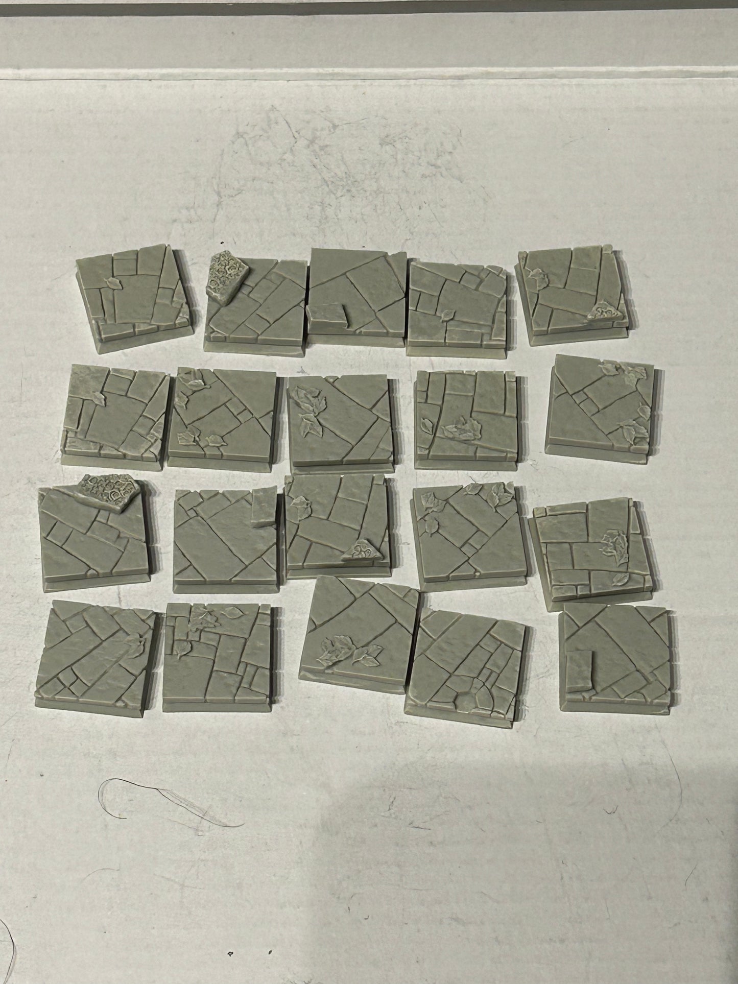 Scenic resin bases x20 (same size as old warhammer fantasy small square bases)