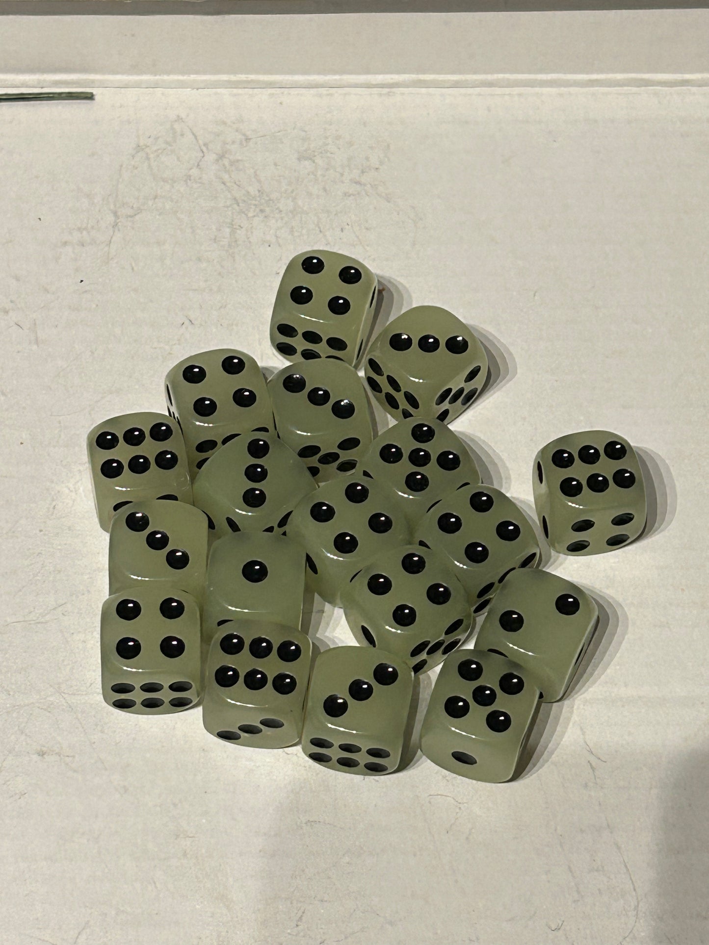 Box of D6 dice (18 ghostly dice)