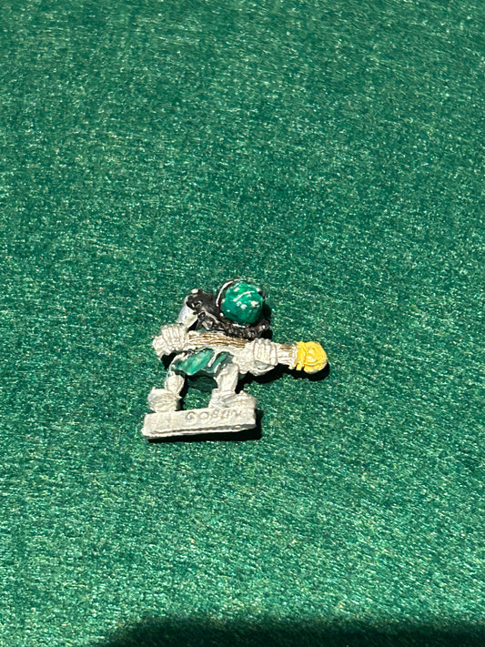 Warhammer Fantasy Goblin with double handed mace