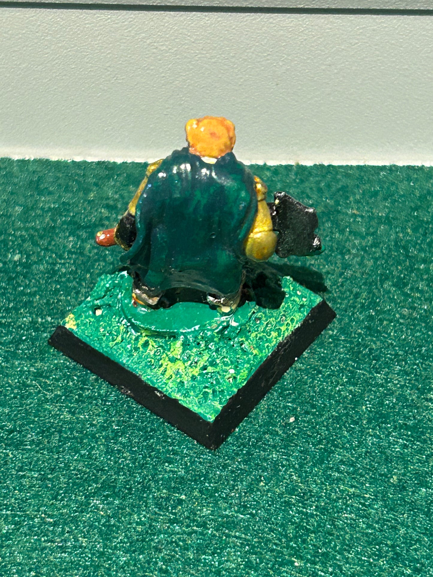 Warhammer fantasy orcs chronicle orc leader (tip of axe is broken)