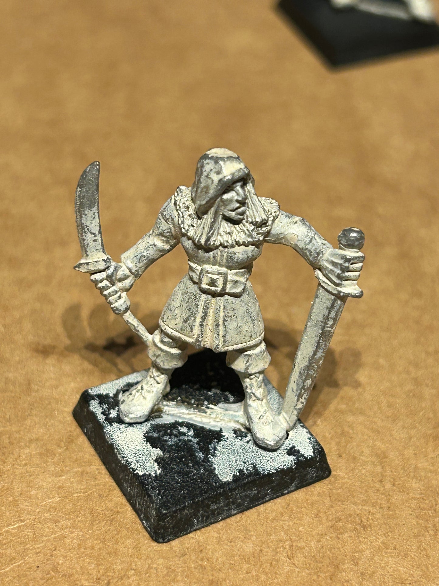 Wood Elf Marauder MM80/1 05 with sword and dagger