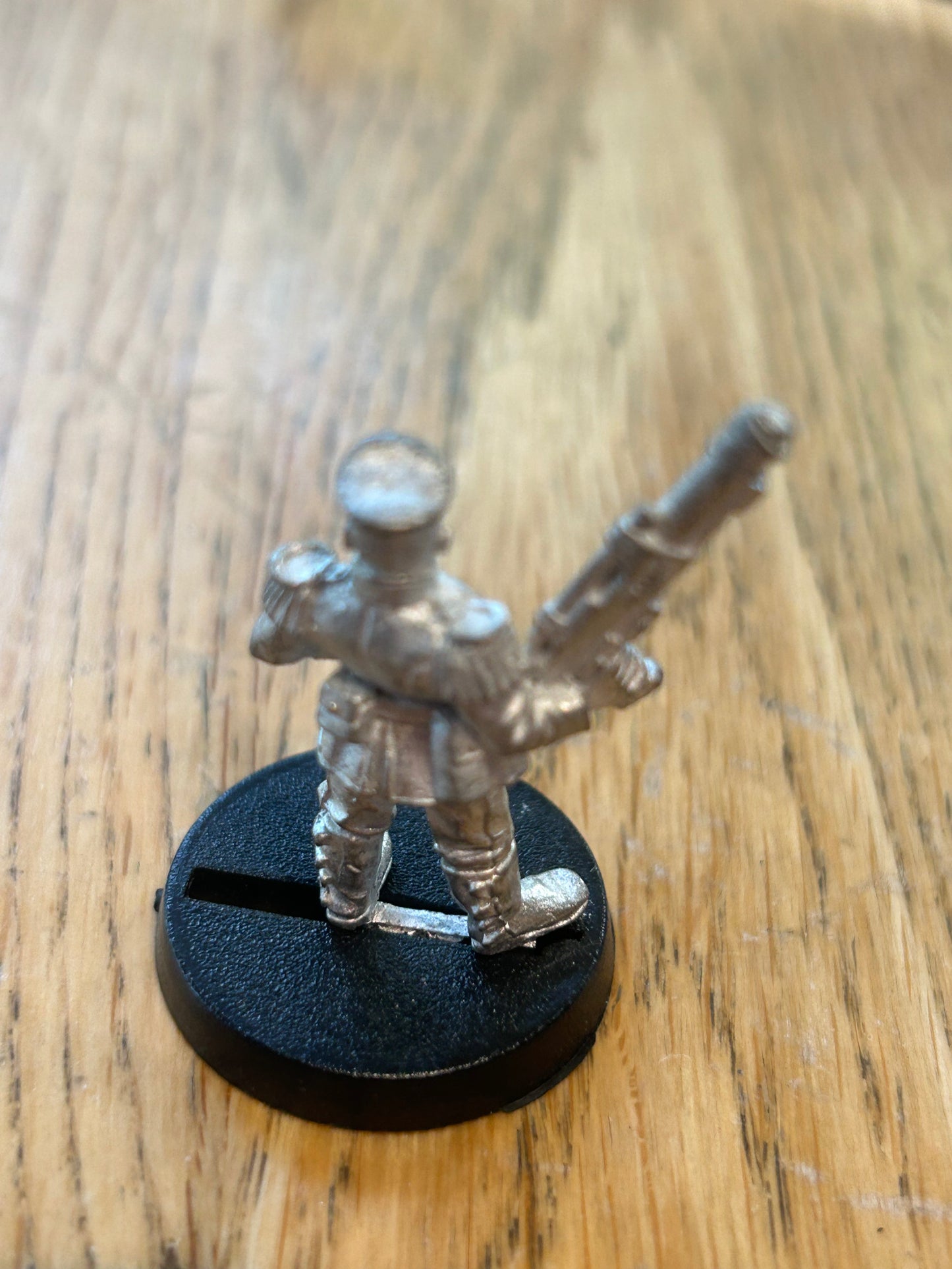 Games Workshop Warhammer 40k Mordian Iron Guard mortar crewman
