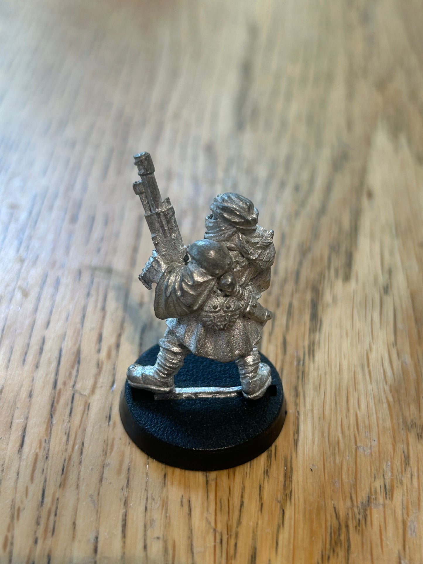 Games Workshop Warhammer 40k Tallarn Mortar Heavy Weapons Team Operator Metal GW