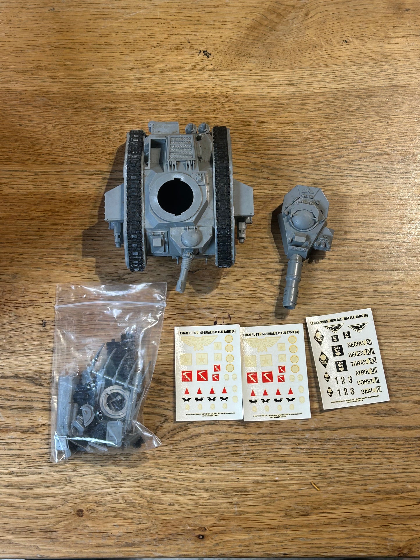 Warhammer 40k Vintage Leman Russ Imperial Battle Tank w/ Red Box 1994