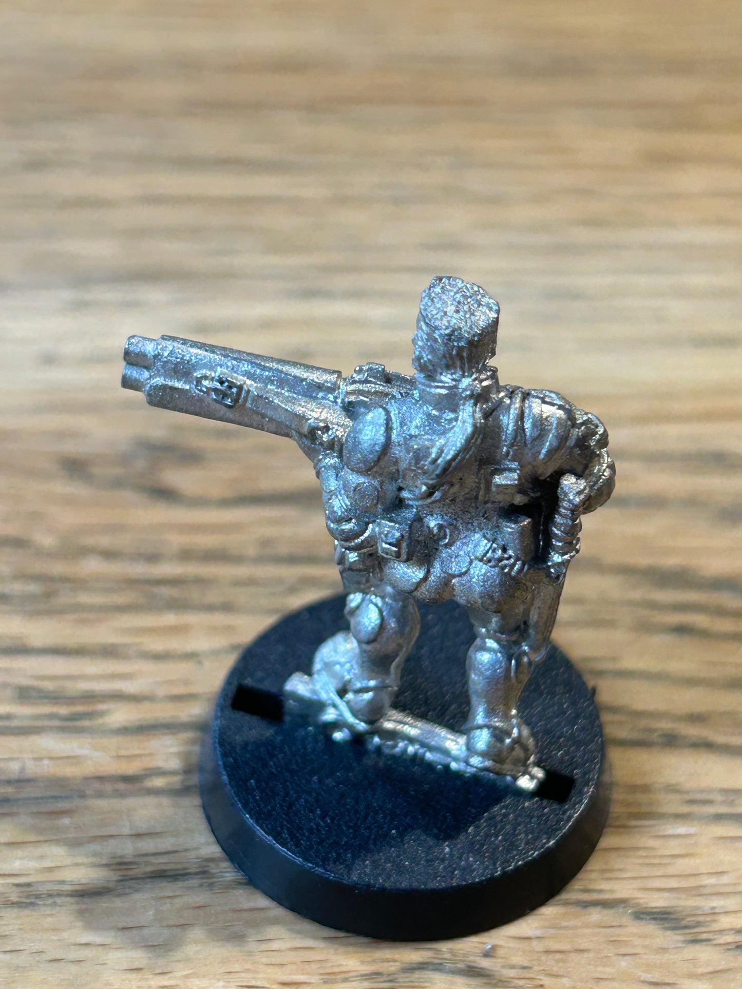 Games Workshop Necromunda Van Saar Ganger with shotgun Metal Figure WH40K OOP