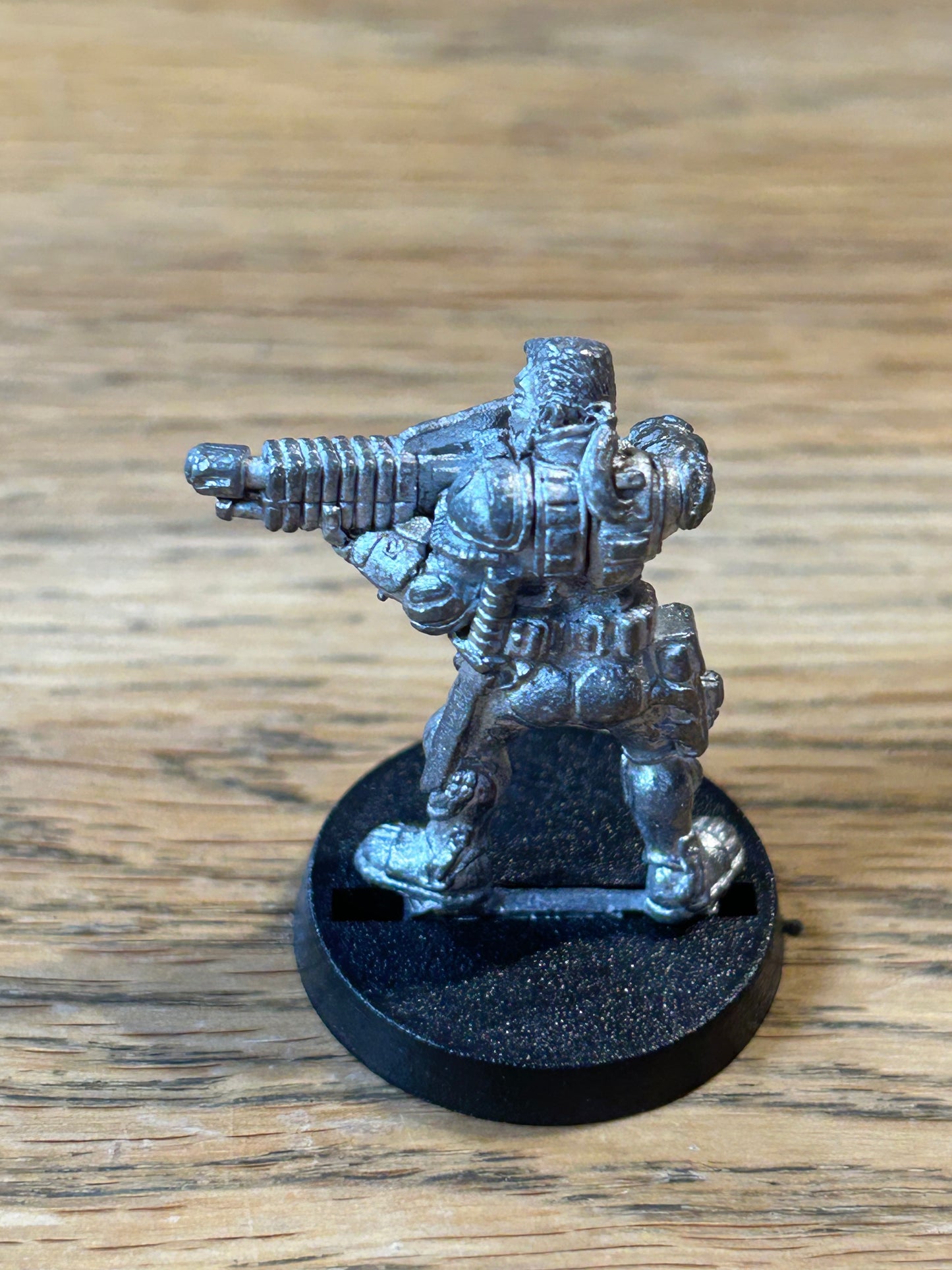 Games Workshop Necromunda Van Saar Ganger with Autogun Metal Figure WH40K OOP