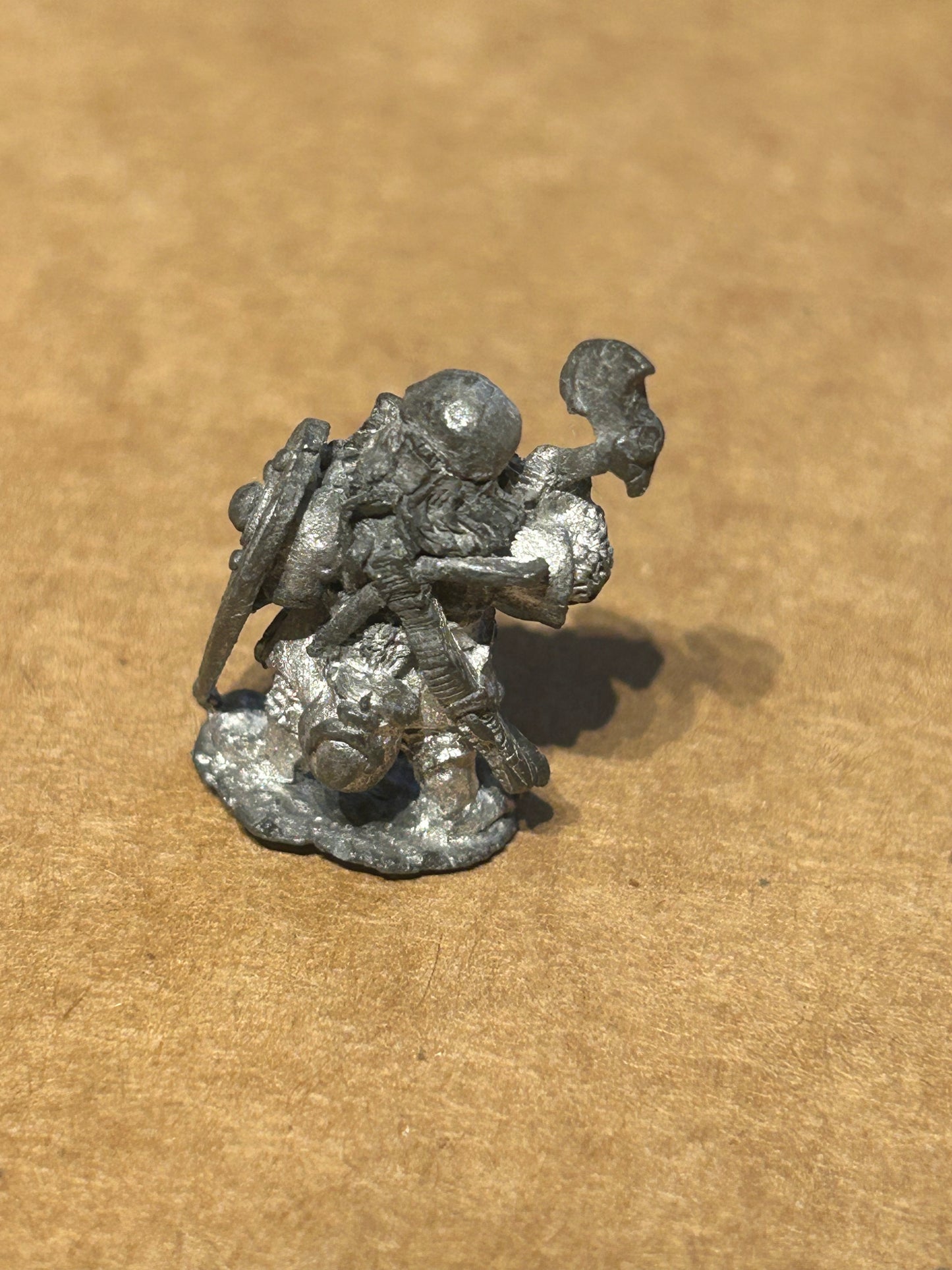 C07 (FTD5) Dwarf with Axe and Heavy Crossbow warhammer fantasy dwarfs