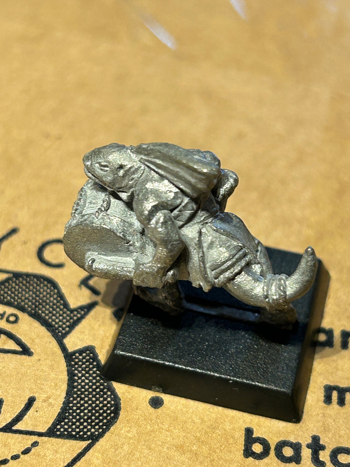 Warhammer fantasy skink musician