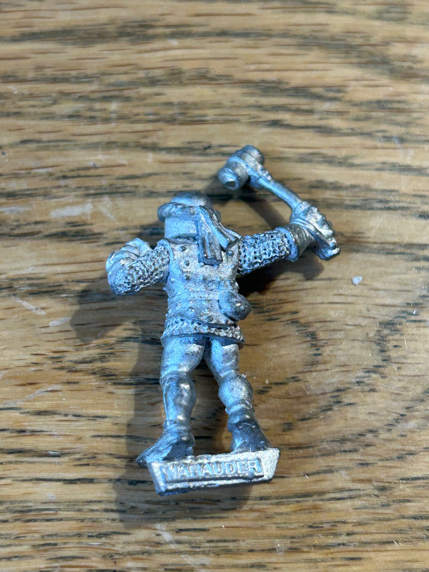 WARHAMMER CITADEL MM60 23
w. Hammer & Shield fighter empire