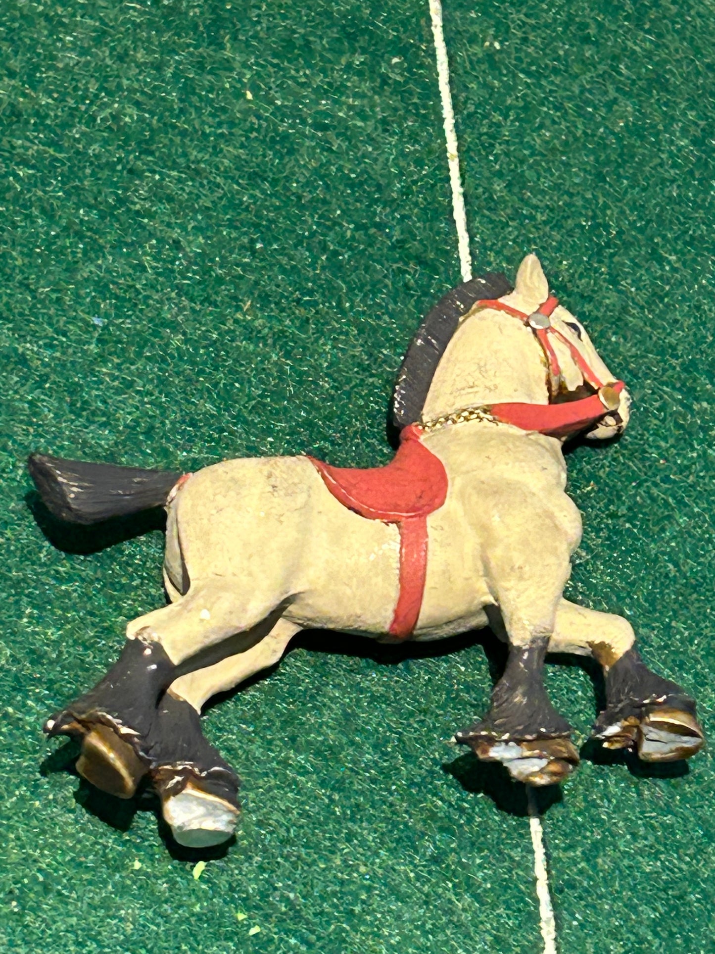Metal horse (unknown manufacturer) looks to be 28-32mm scale.