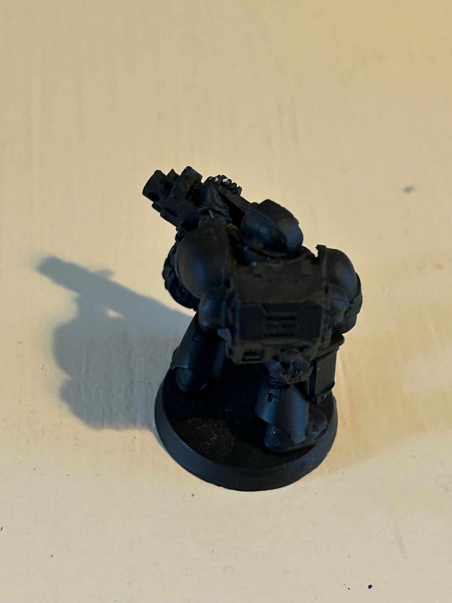 Warhammer 40k space marine devastator with heavy bolter (marine is plastic, backpack and gun are metal)
