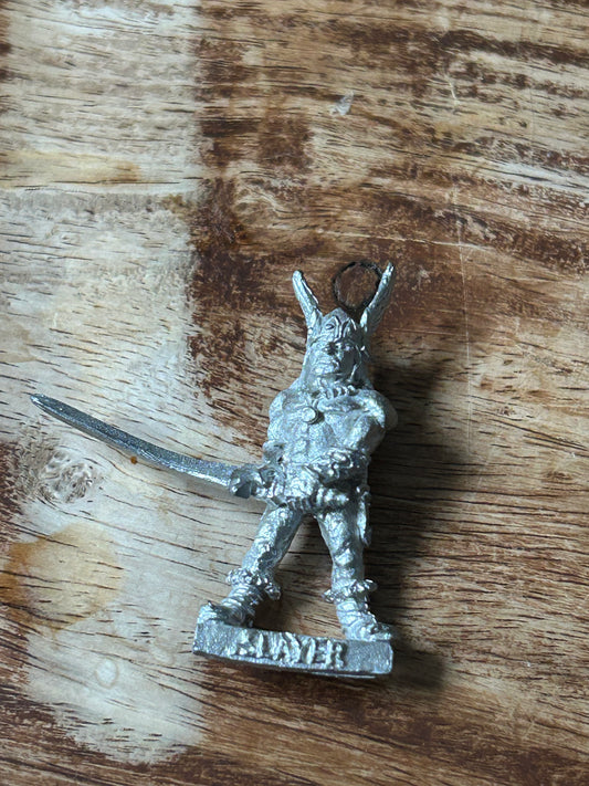 Warhammer Fantasy Barbarian F3 Norse double-handed sword