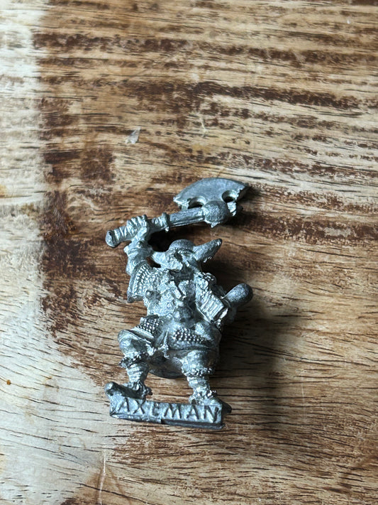 Warhammer Fantasy Norse Axeman 4068/27 metal miniature