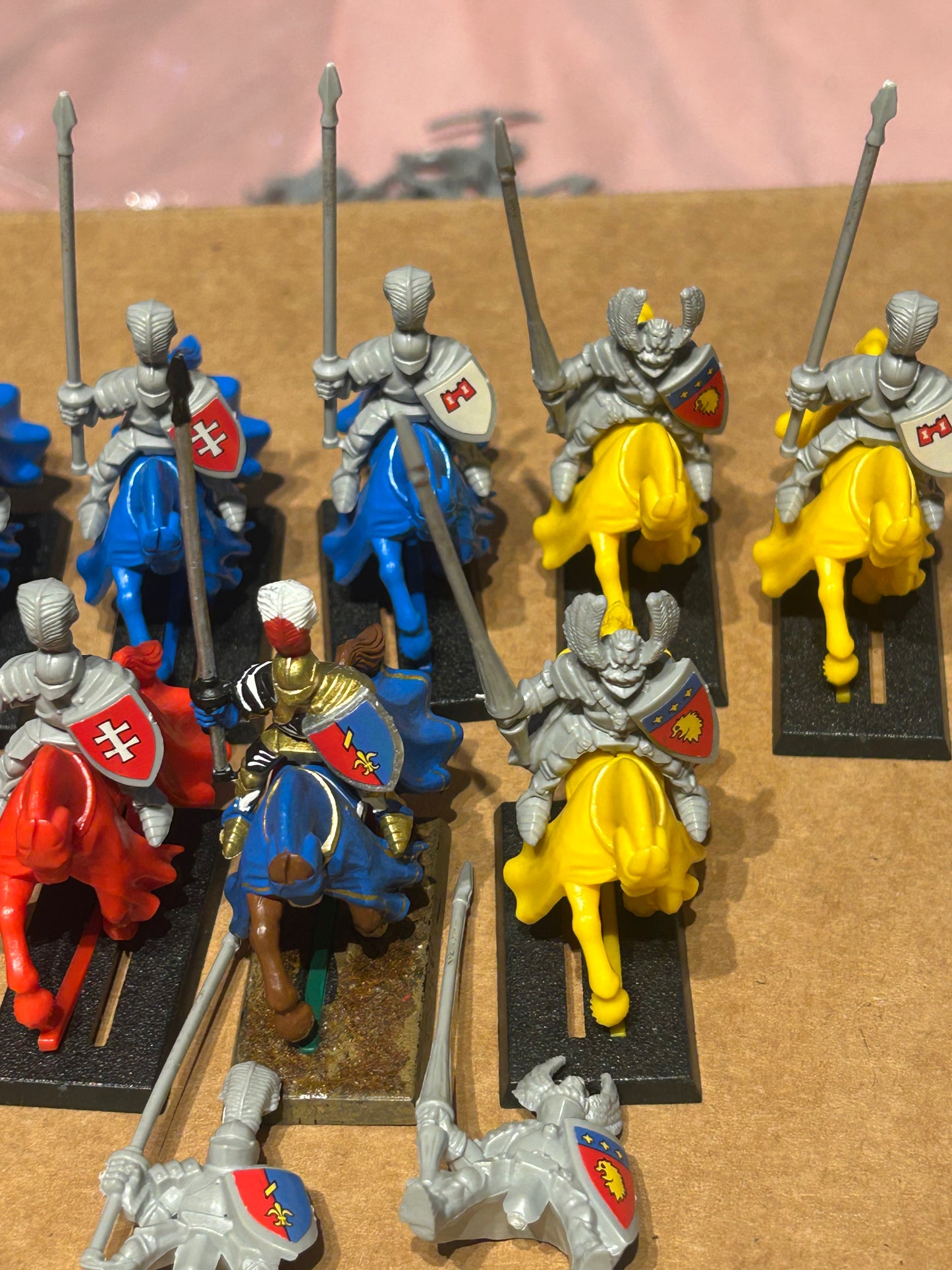 Warhammer fantasy MB Battle masters empire knights x 10 (found an extra grey horse that’s not in the photo).