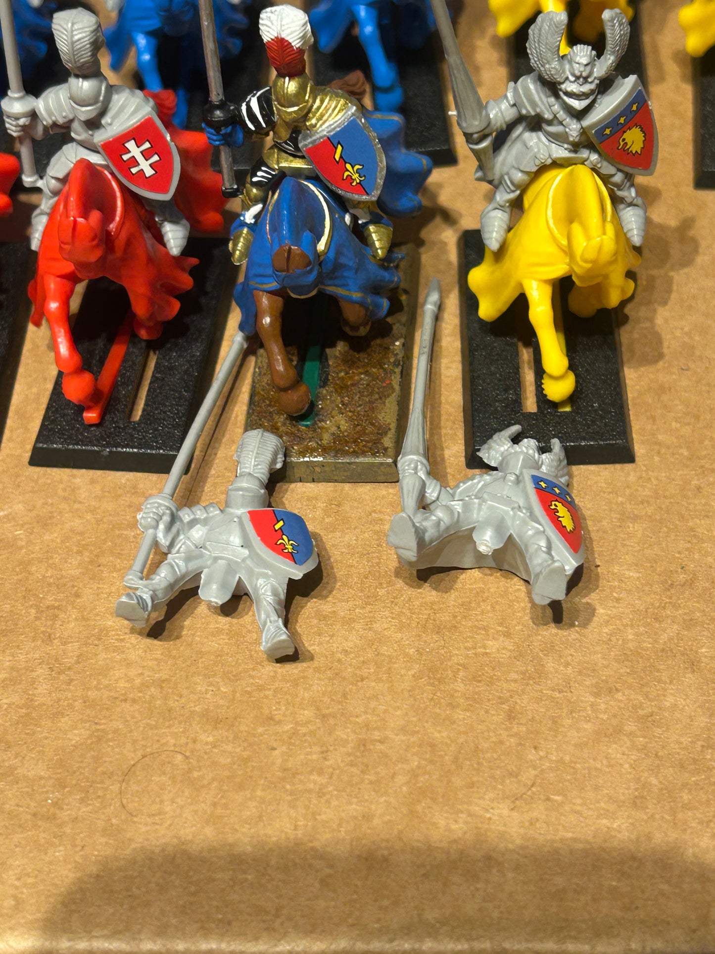 Warhammer fantasy MB Battle masters empire knights x 10 (found an extra grey horse that’s not in the photo).
