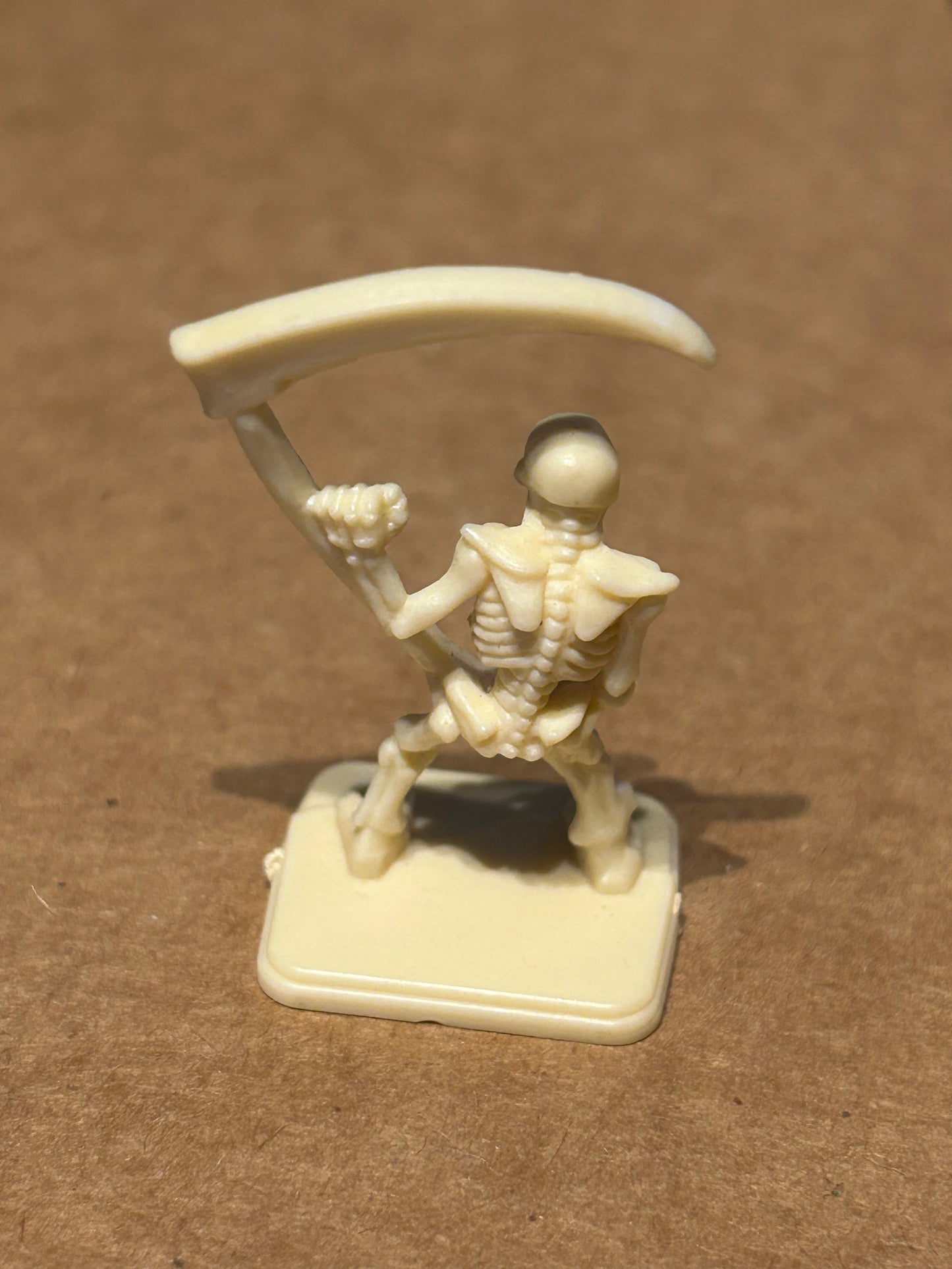 Heroquest undead skeleton (19 available)