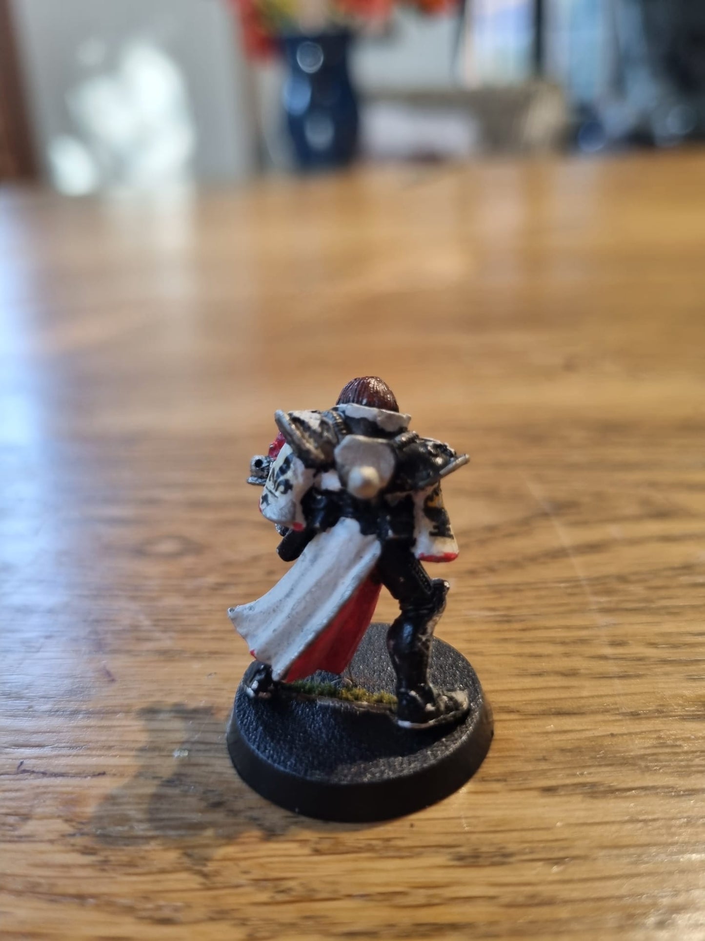 Warhammer 40k sisters of battle sister with bolt gun (no backpack )