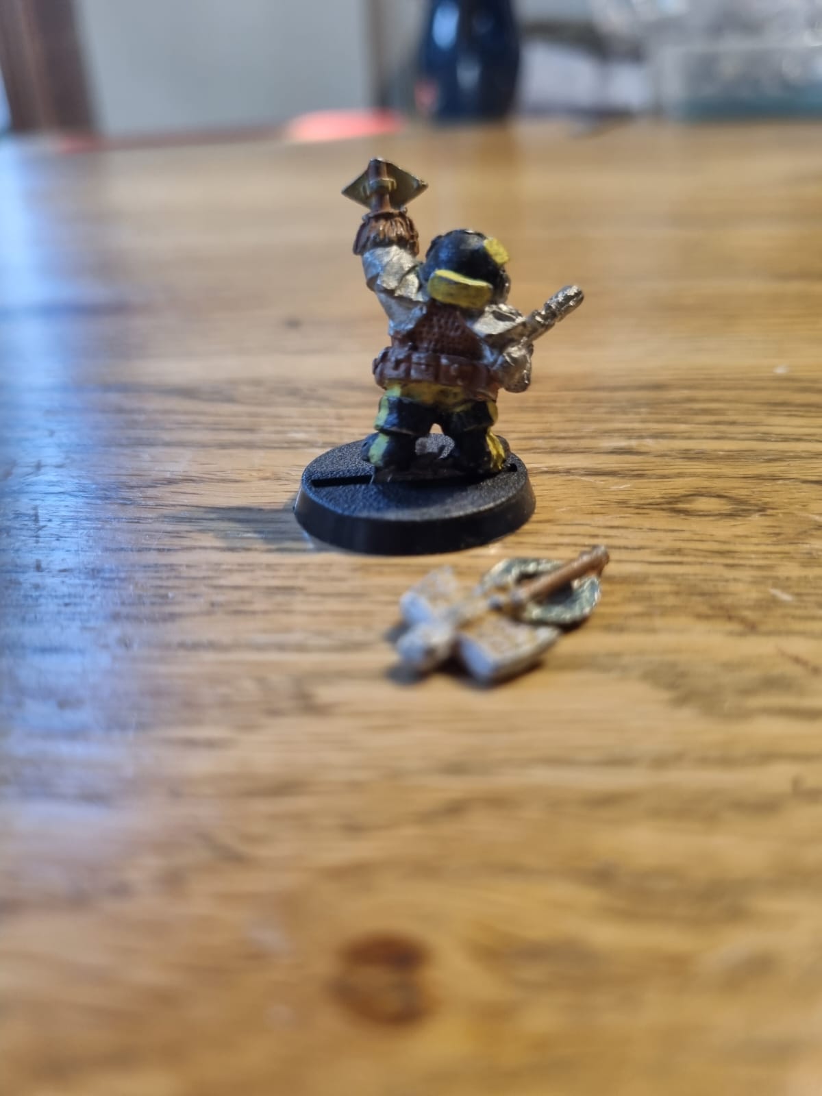 Rogue Trader Squat Hughes Phalanx Standard Bearer 071010/22B 4201-11 (tip of standard needs gluing or fixing back on)