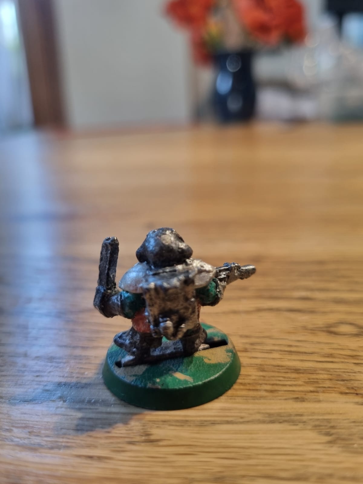 Warhammer 40k Classic METAL Squats Medic With Chainsword OOP