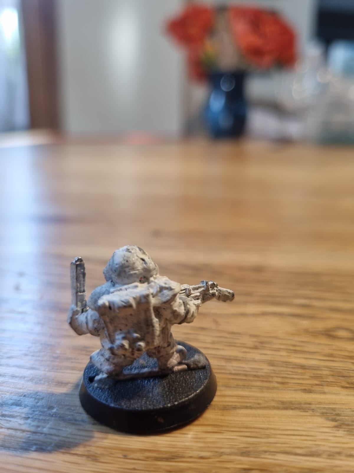 Warhammer 40k Classic METAL Squats Medic With Chainsword OOP